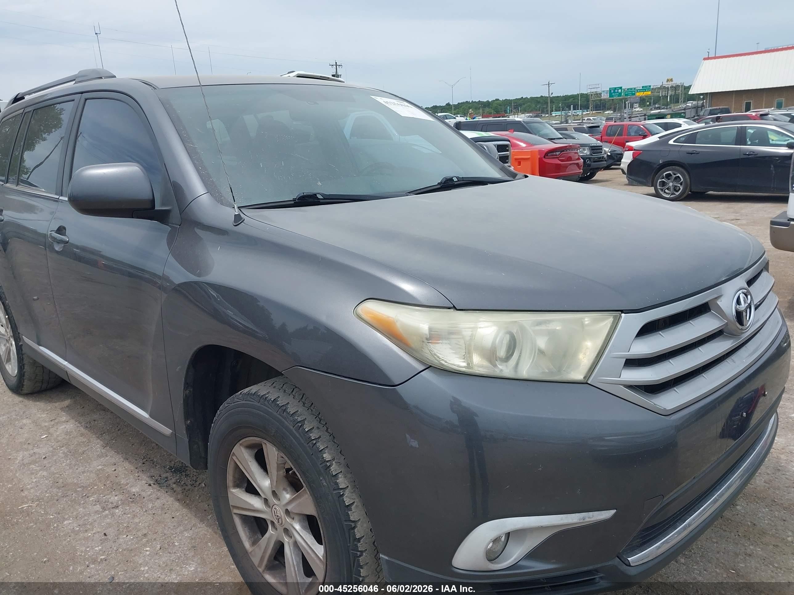 2011 Toyota Highlander   Silver vin: 5TDZA3EH7BS014515