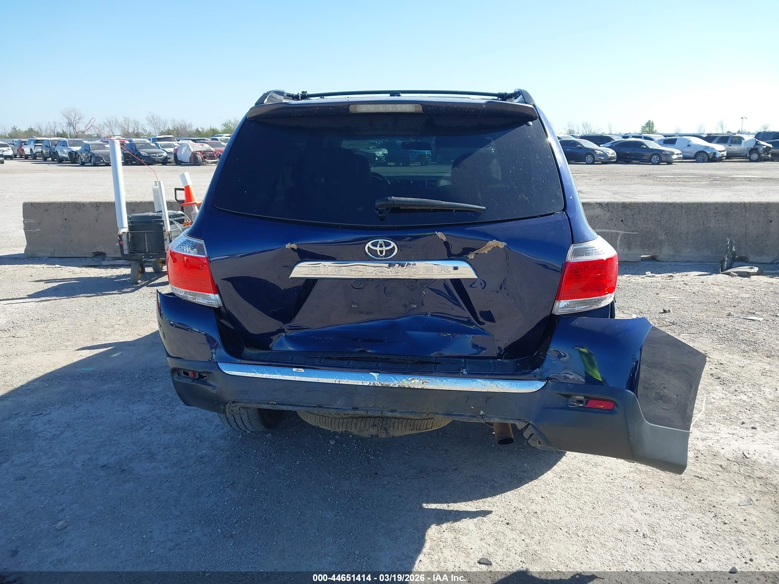 2012 Toyota Highlander   Blue vin: 5TDZA3EH7CS022700