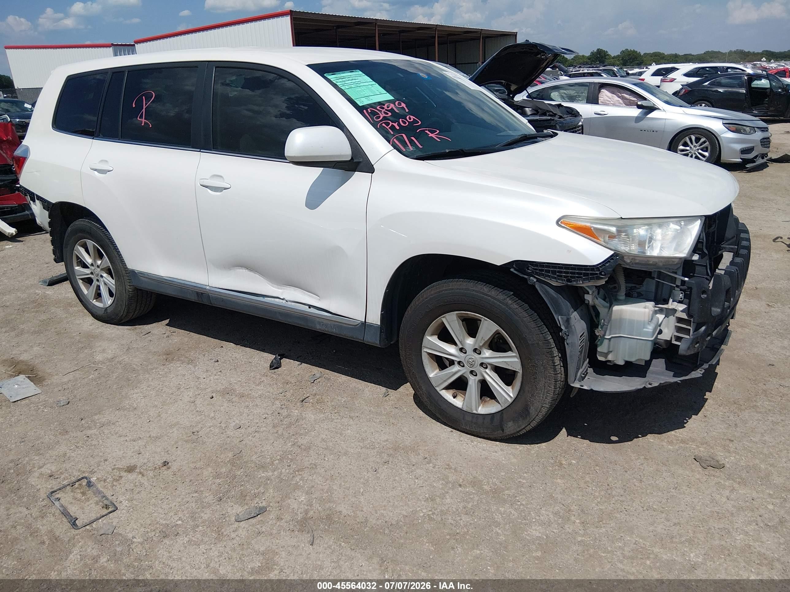 2013 Toyota Highlander   White vin: 5TDZA3EH7DS045489