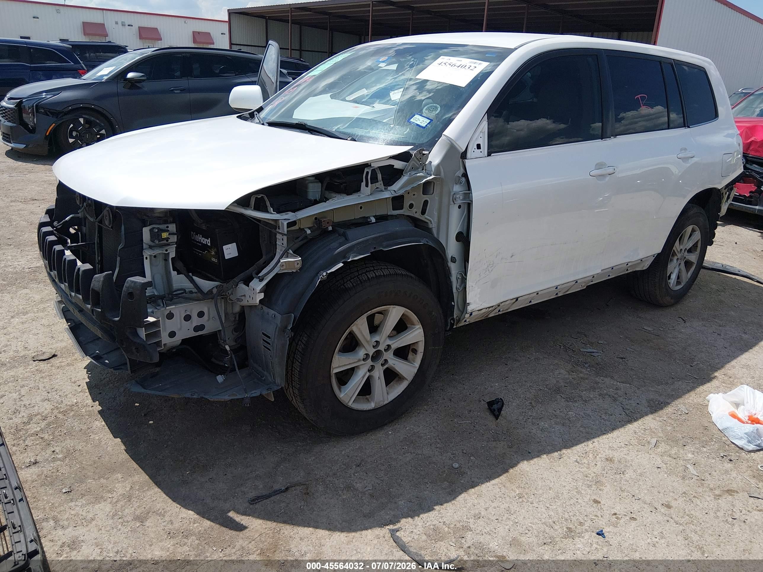2013 Toyota Highlander   White vin: 5TDZA3EH7DS045489