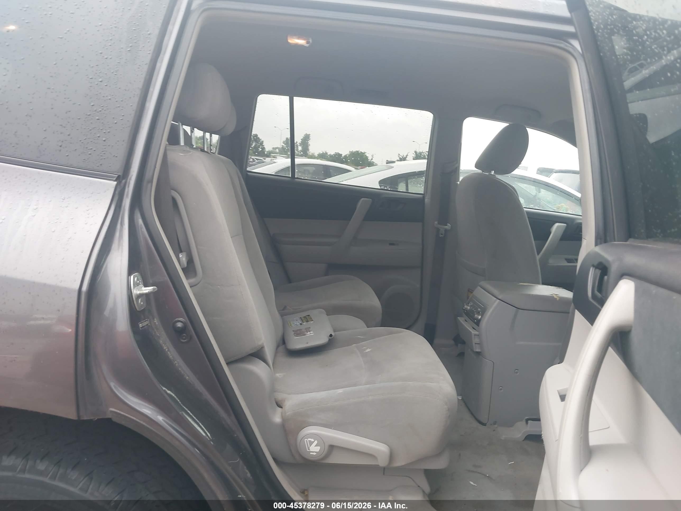 2010 Toyota Highlander   Gray vin: 5TDZA3EH8AS004476