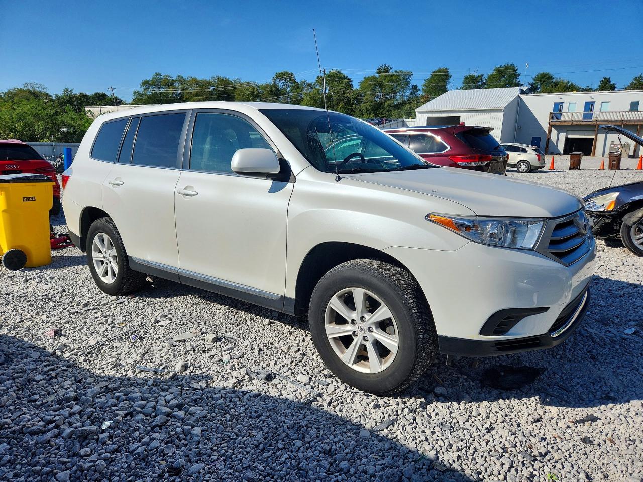 2012 Toyota Highlander Base White vin: 5TDZA3EH8CS018140