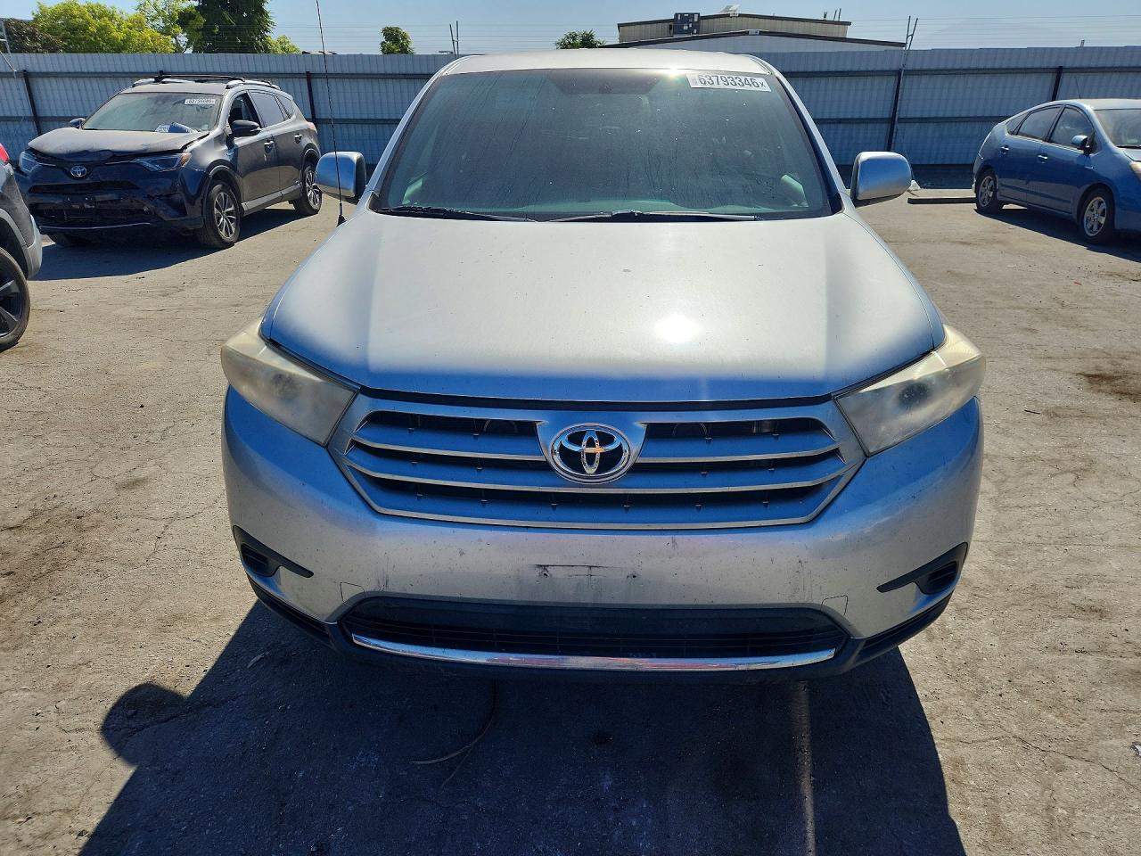 2012 Toyota Highlander Base Silver vin: 5TDZA3EH8CS018834