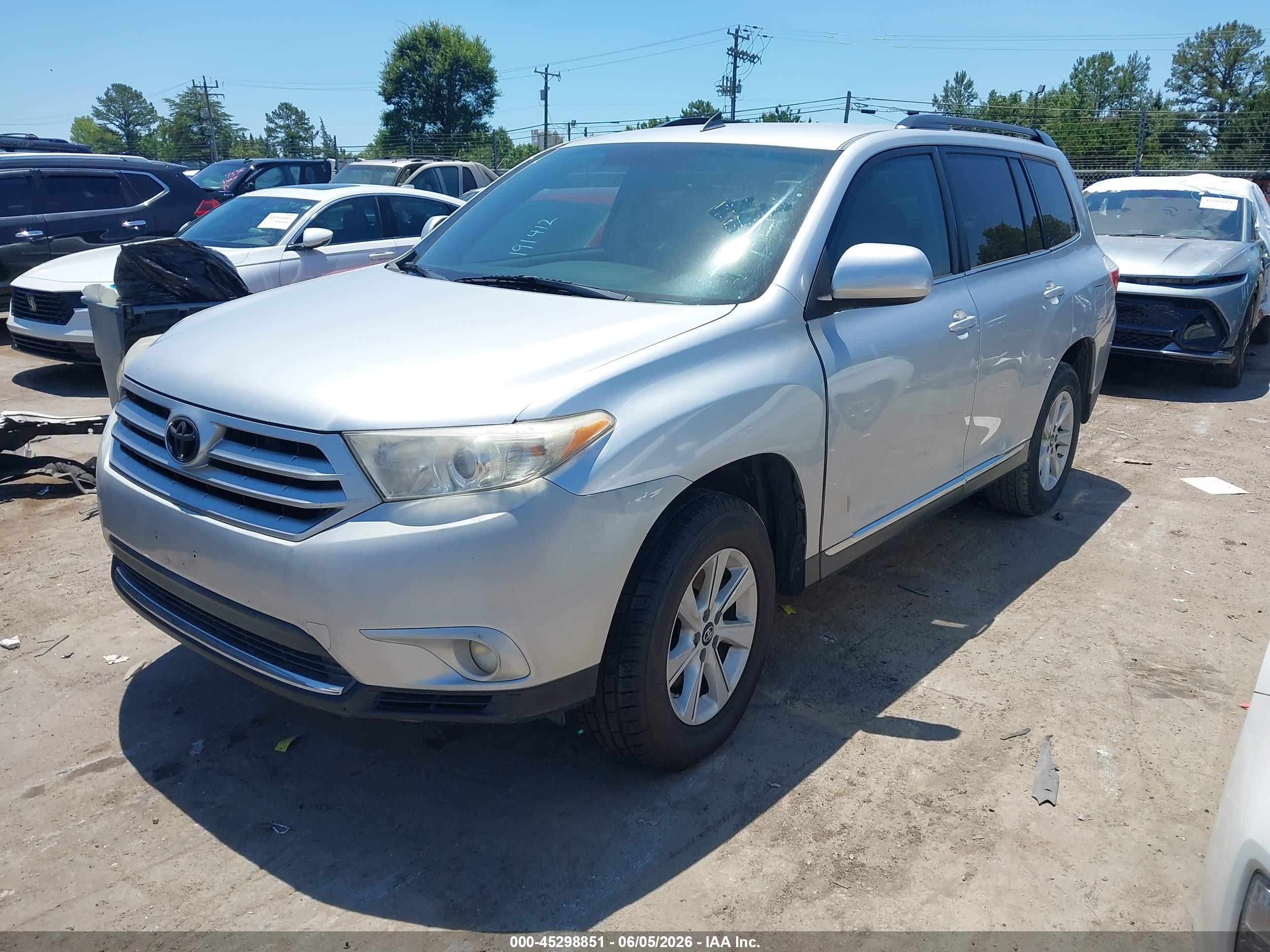 2012 Toyota Highlander   Silver vin: 5TDZA3EH8CS022883