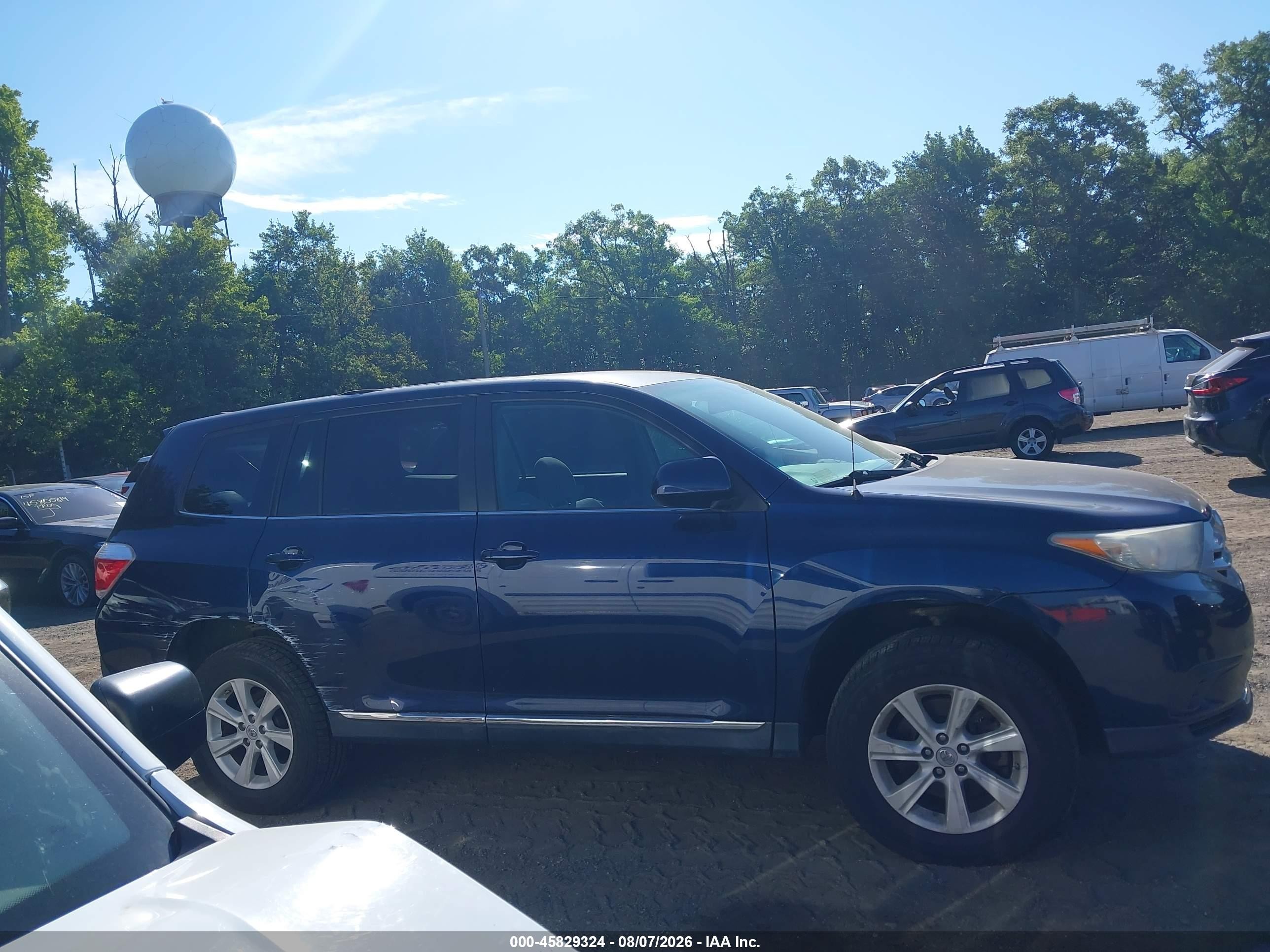 2012 Toyota Highlander   Blue vin: 5TDZA3EH8CS025184