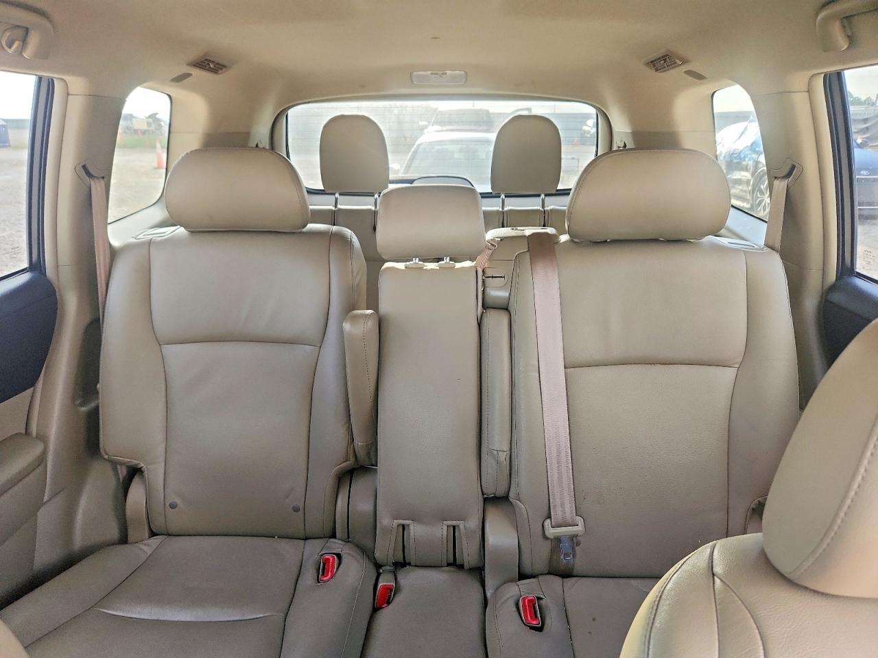 2012 Toyota Highlander Base White vin: 5TDZA3EH8CS026979