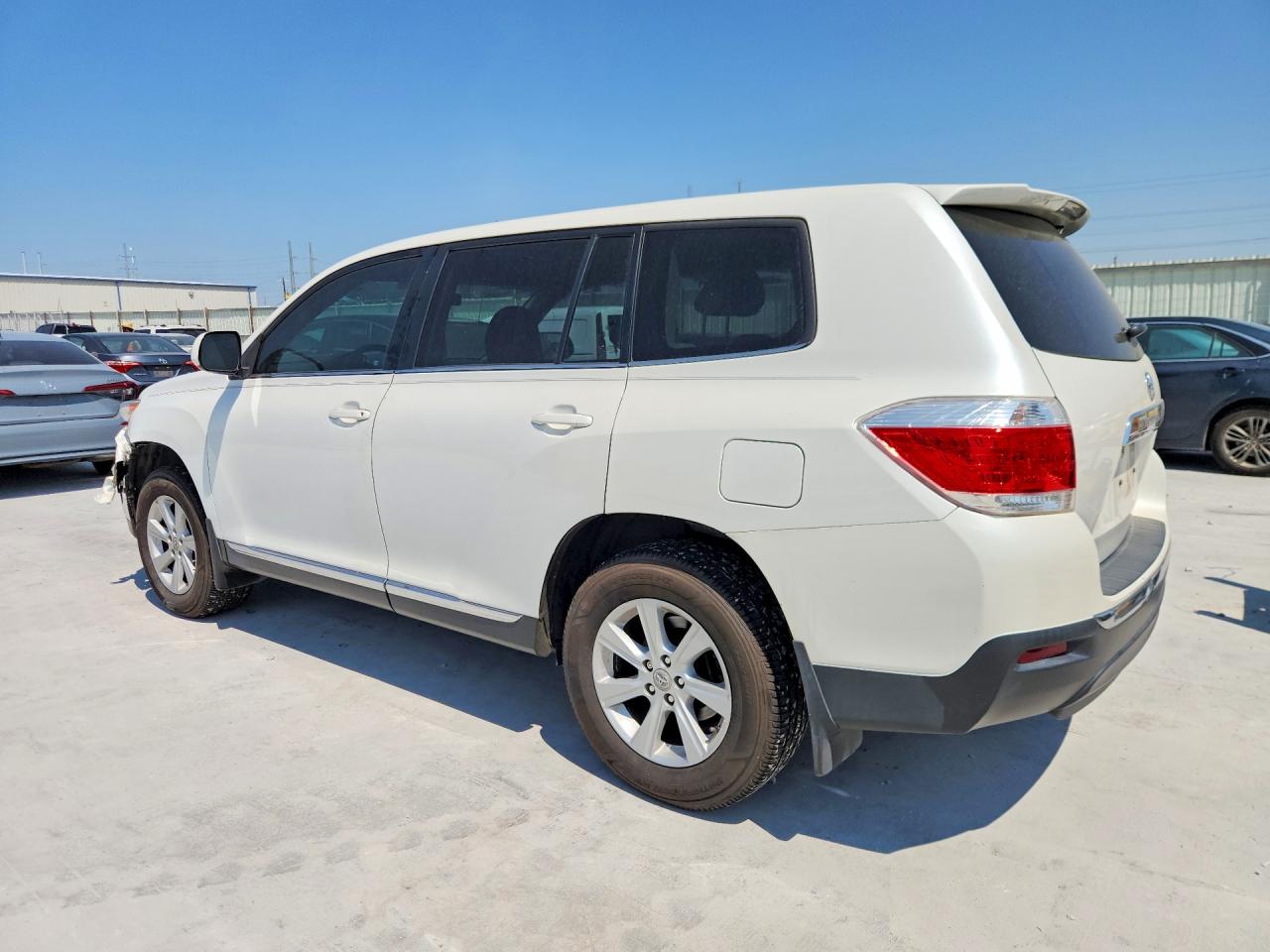 2012 Toyota Highlander Base White vin: 5TDZA3EH8CS027114