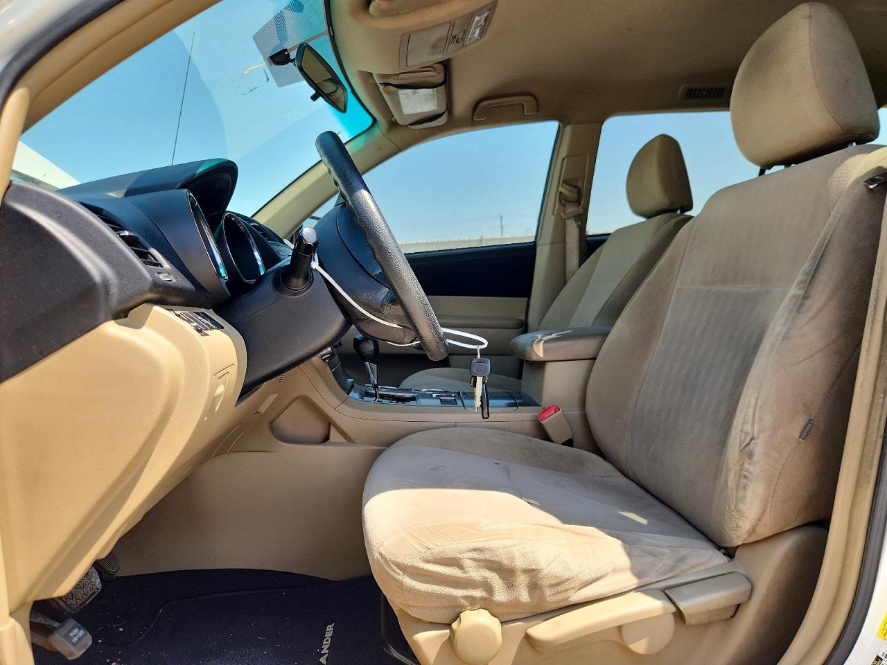 2012 Toyota Highlander Base White vin: 5TDZA3EH8CS027114
