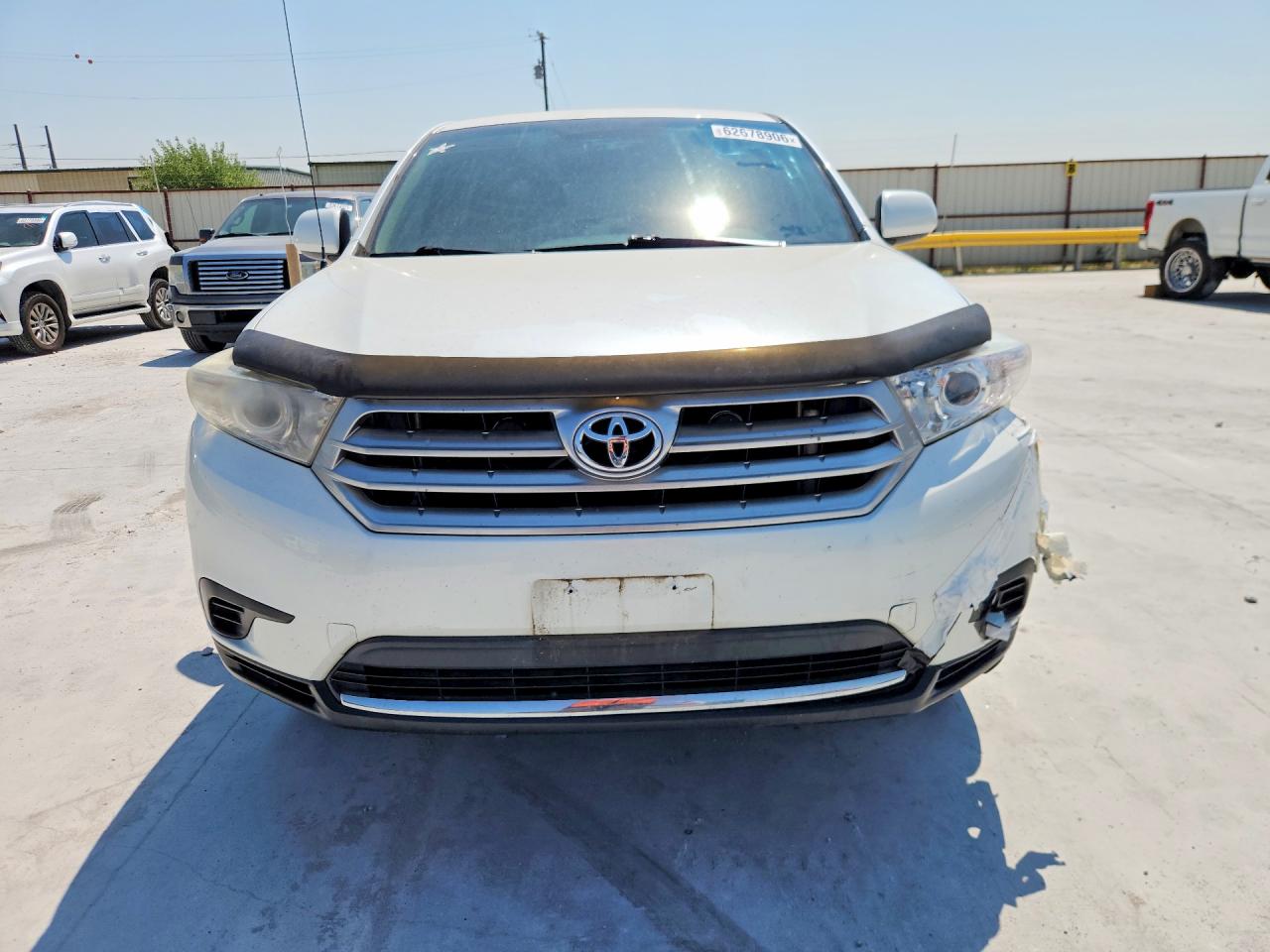 2012 Toyota Highlander Base White vin: 5TDZA3EH8CS027114