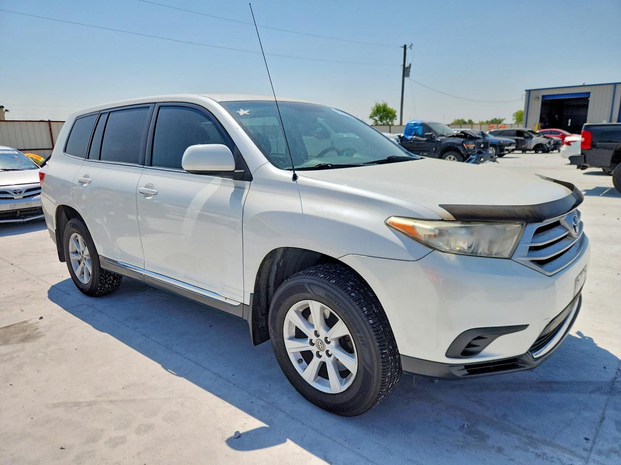 2012 Toyota Highlander Base White vin: 5TDZA3EH8CS027114