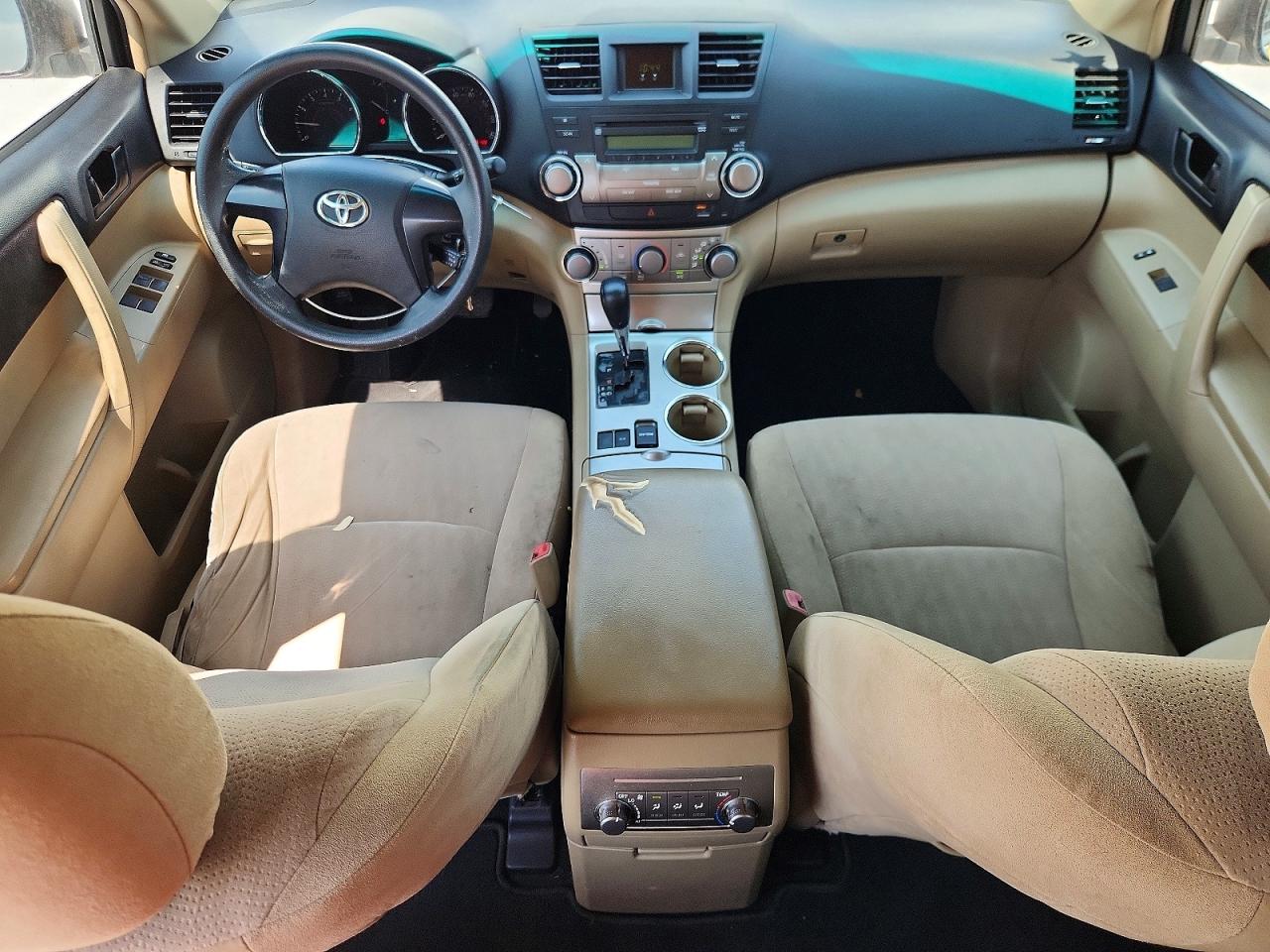 2012 Toyota Highlander Base White vin: 5TDZA3EH8CS027114