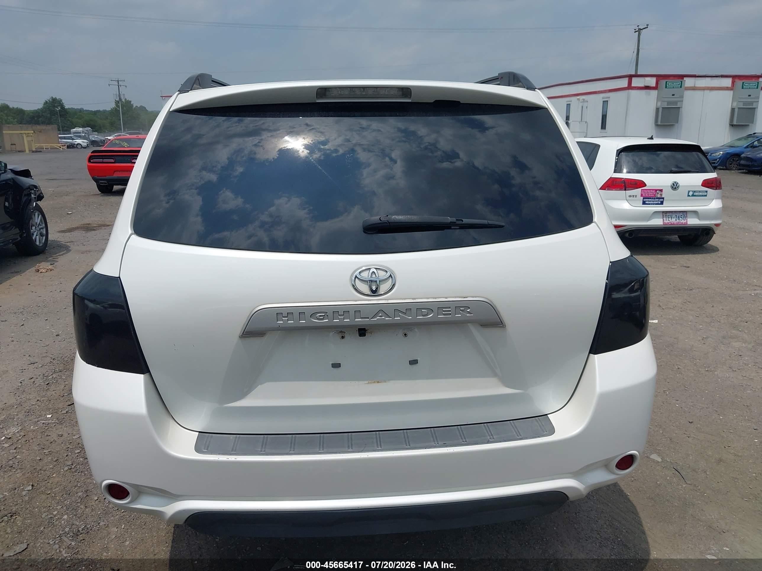 2010 Toyota Highlander   White vin: 5TDZA3EH9AS004650