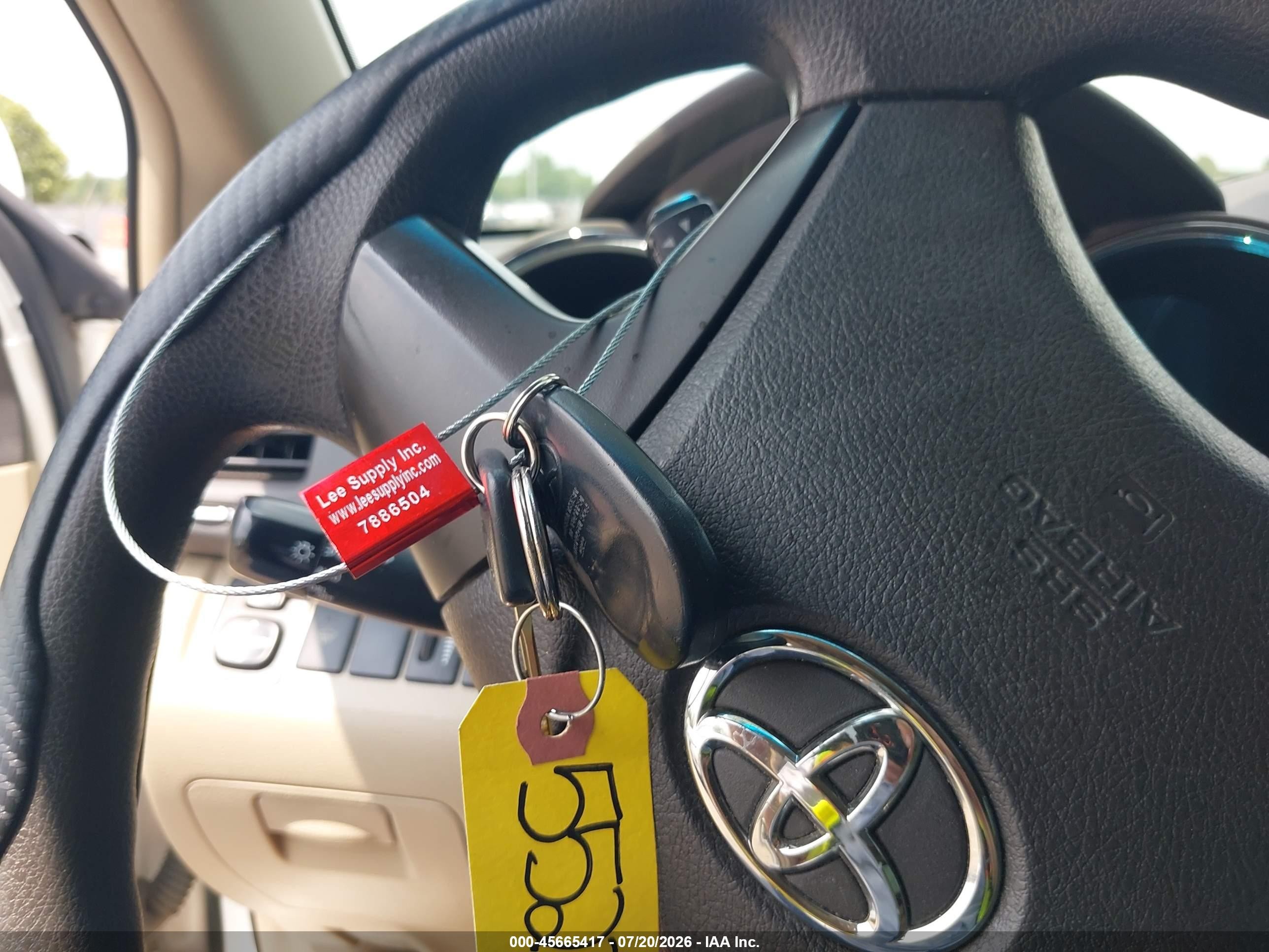 2010 Toyota Highlander   White vin: 5TDZA3EH9AS004650