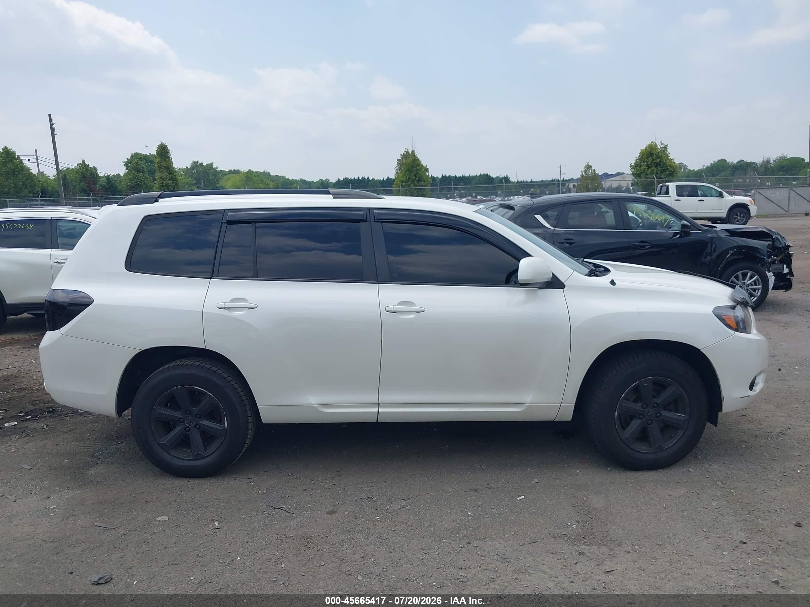 2010 Toyota Highlander   White vin: 5TDZA3EH9AS004650