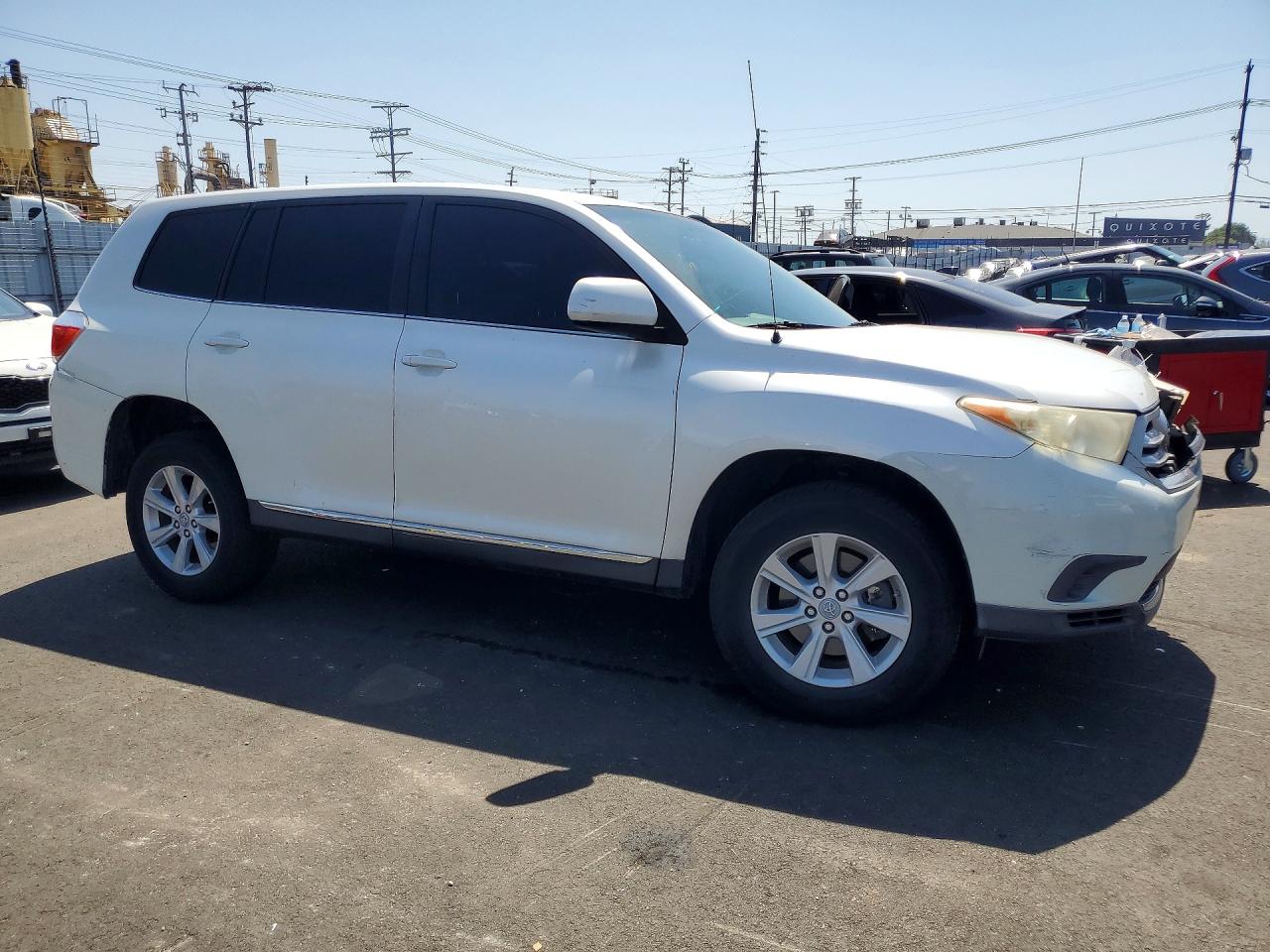 2011 Toyota Highlander Base White vin: 5TDZA3EH9BS012913
