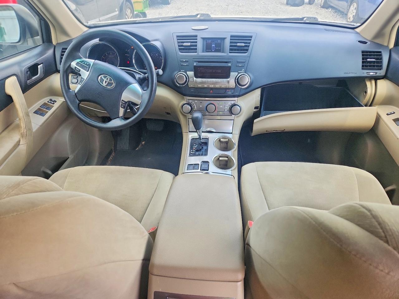 2012 Toyota Highlander Base White vin: 5TDZA3EH9CS030071