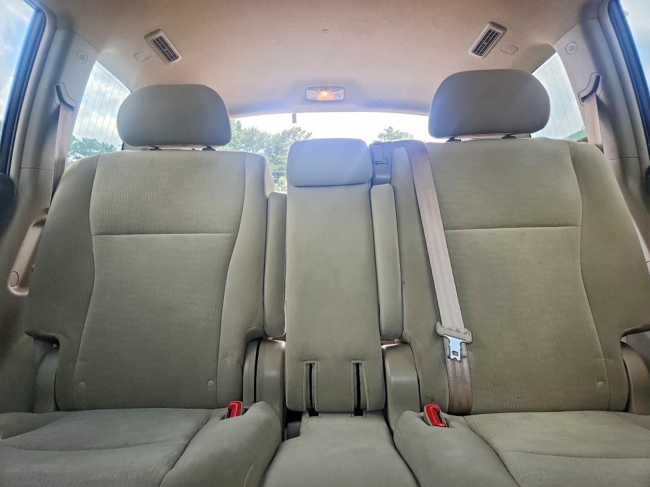 2012 Toyota Highlander Base White vin: 5TDZA3EH9CS030071