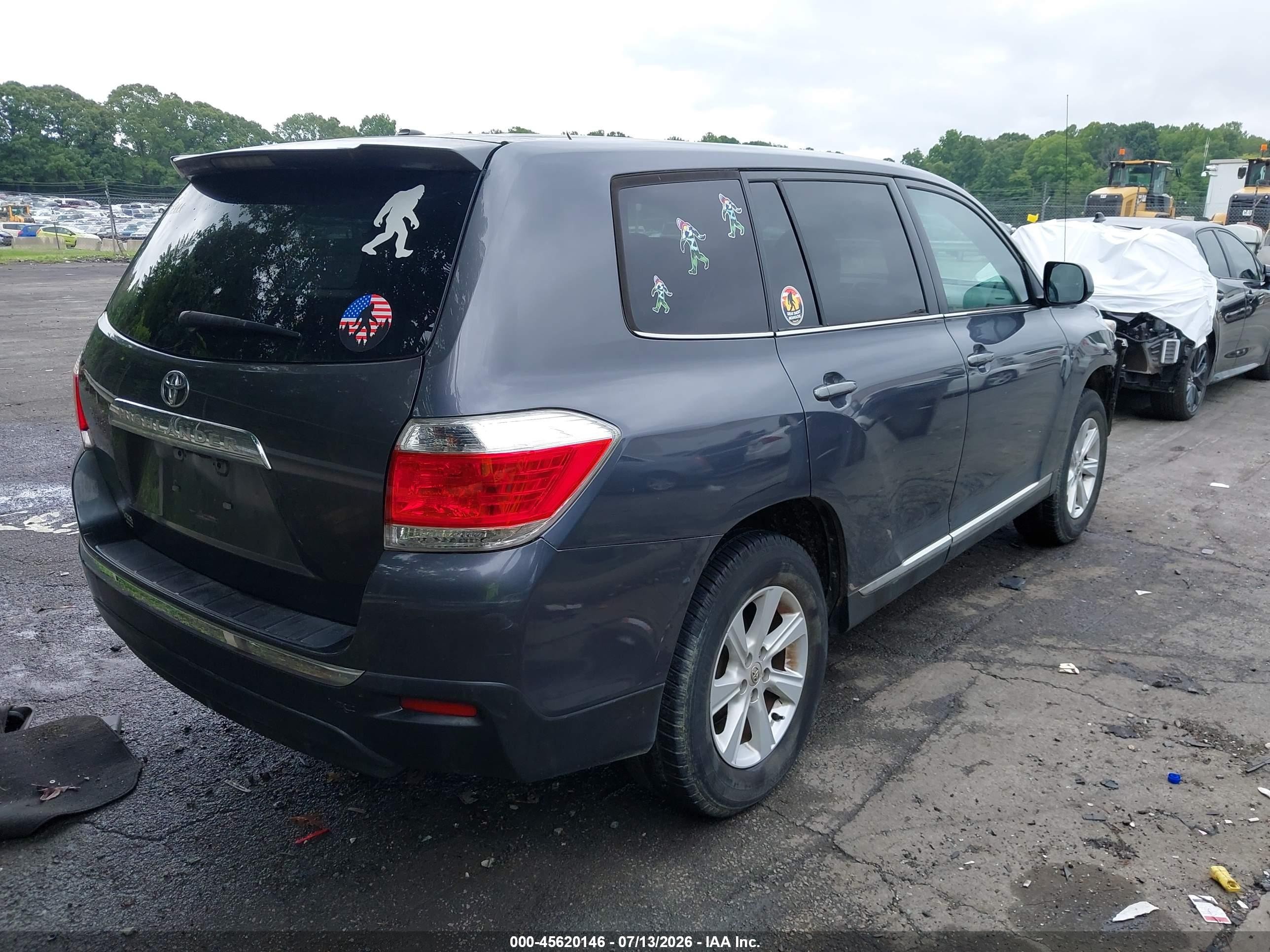 2012 Toyota Highlander   Silver vin: 5TDZA3EHXCS022416