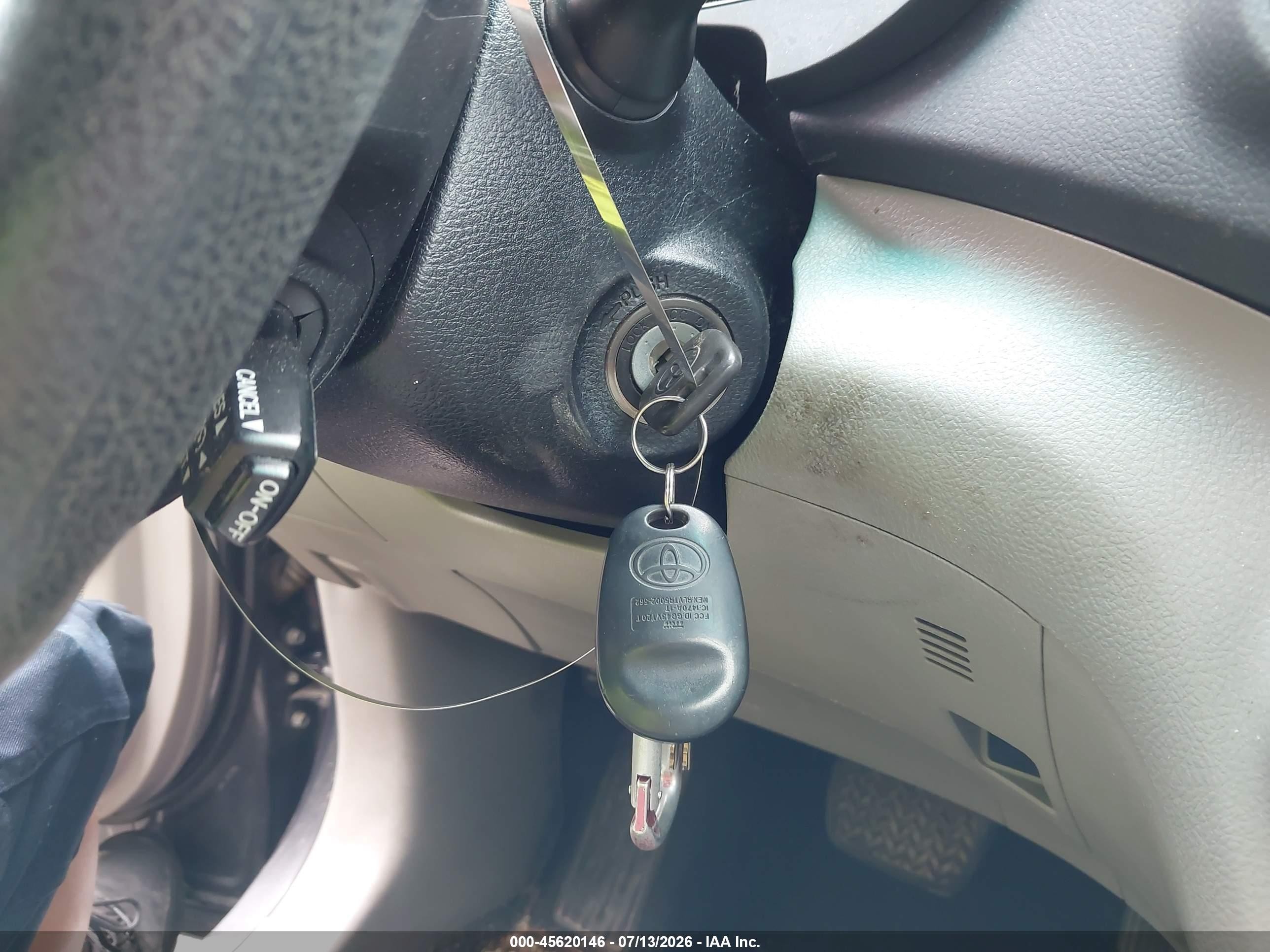2012 Toyota Highlander   Silver vin: 5TDZA3EHXCS022416