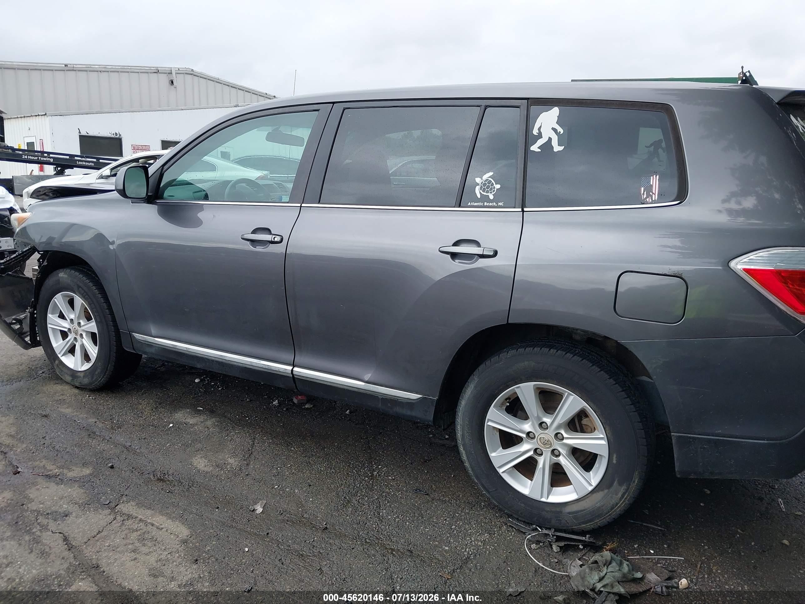 2012 Toyota Highlander   Silver vin: 5TDZA3EHXCS022416