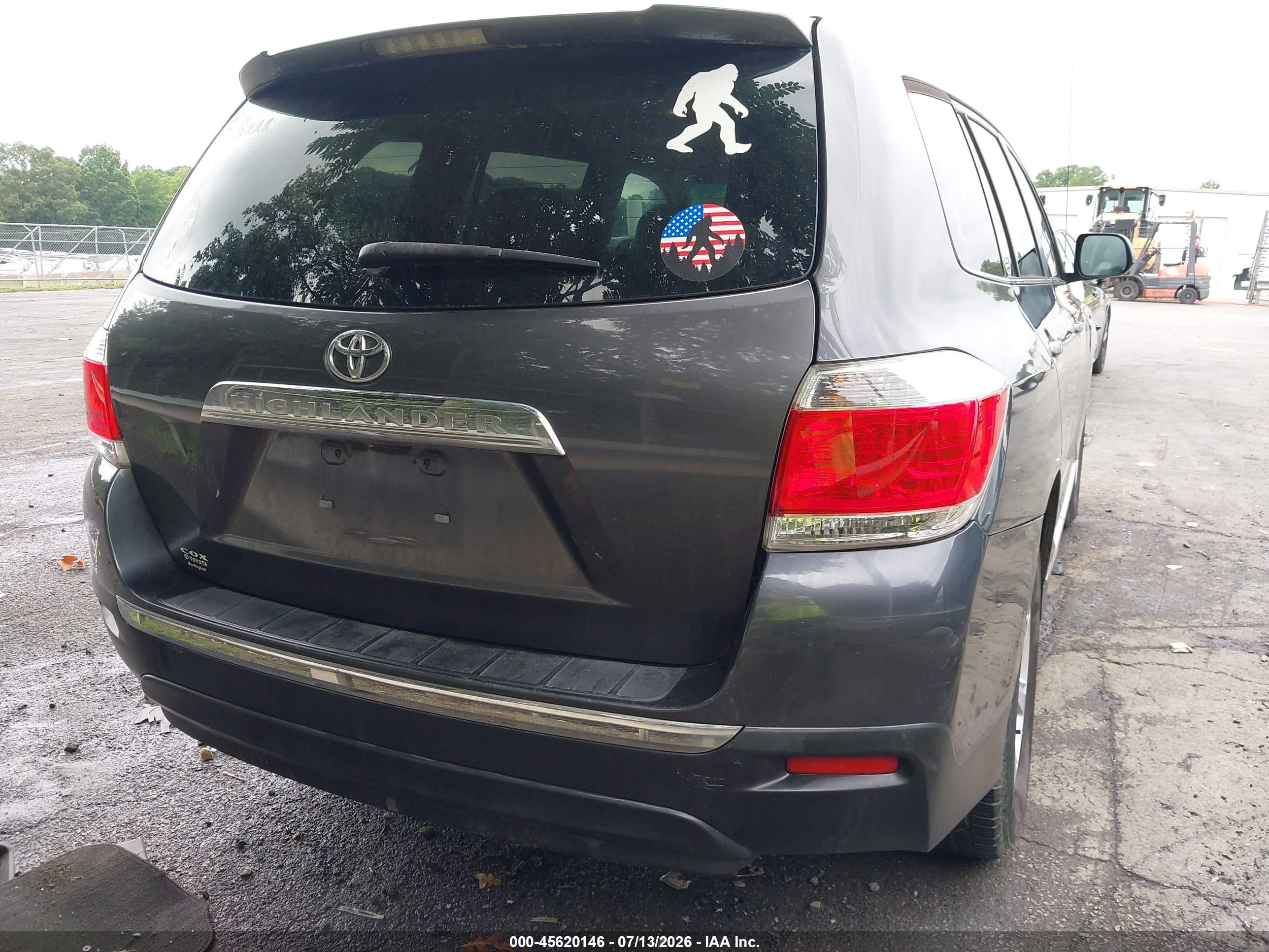 2012 Toyota Highlander   Silver vin: 5TDZA3EHXCS022416