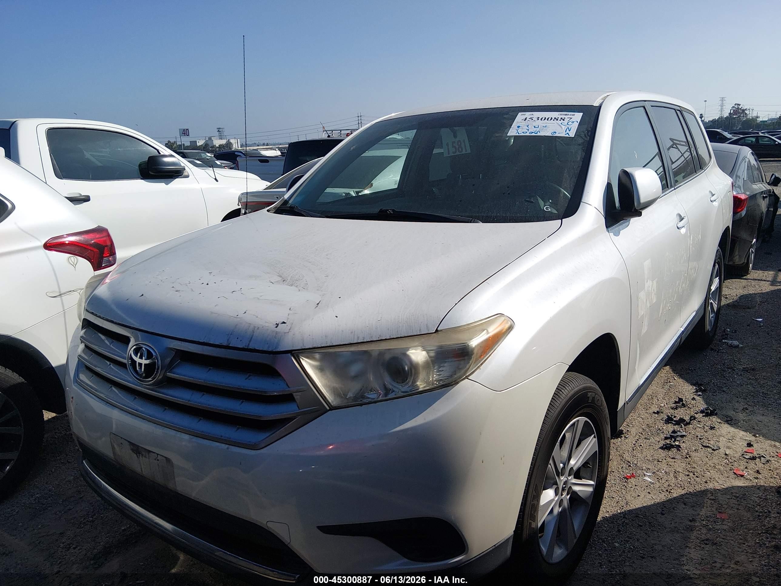 2012 Toyota Highlander Белый vin: 5TDZA3EHXCS022478