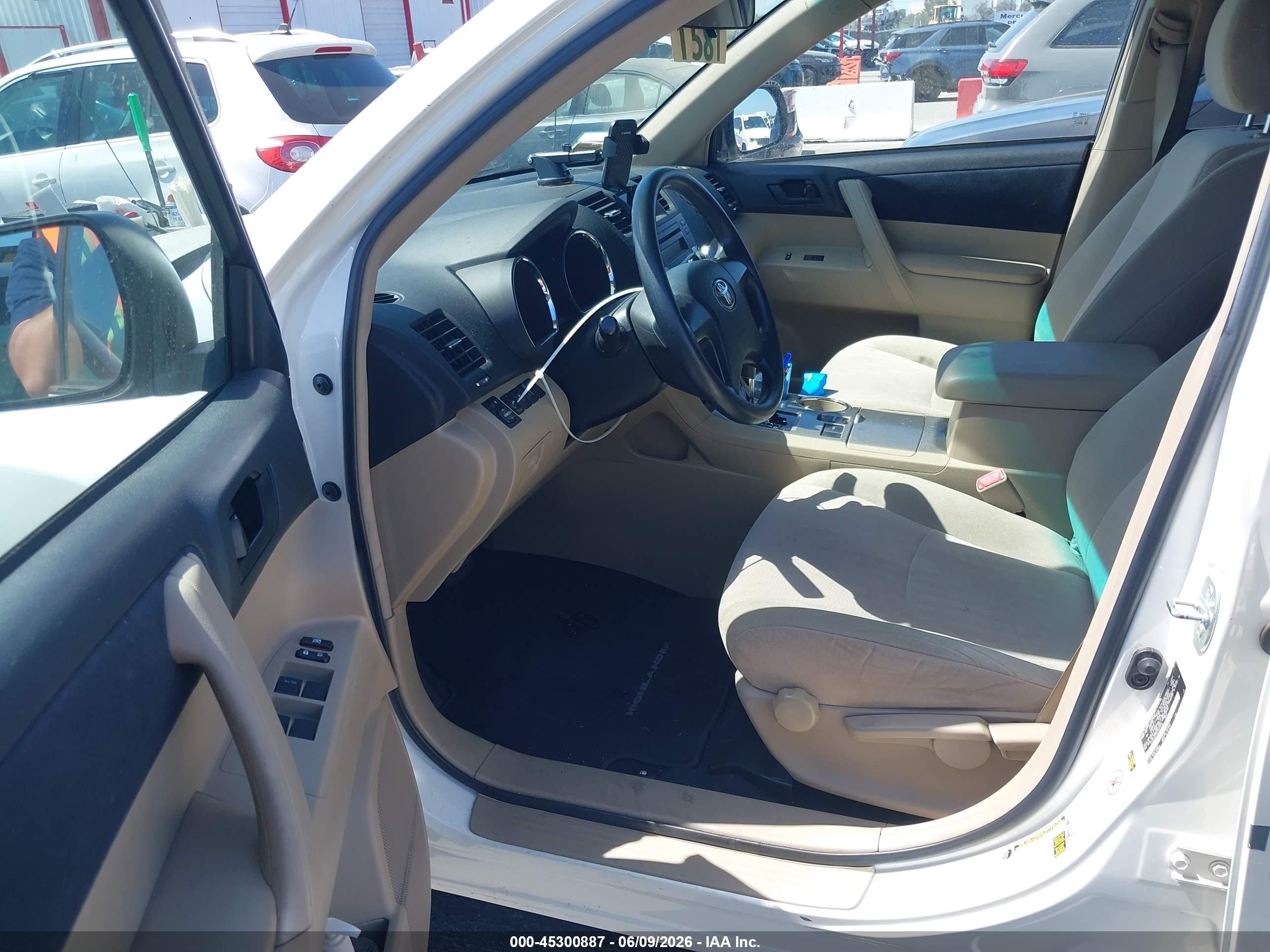 2012 Toyota Highlander Белый vin: 5TDZA3EHXCS022478