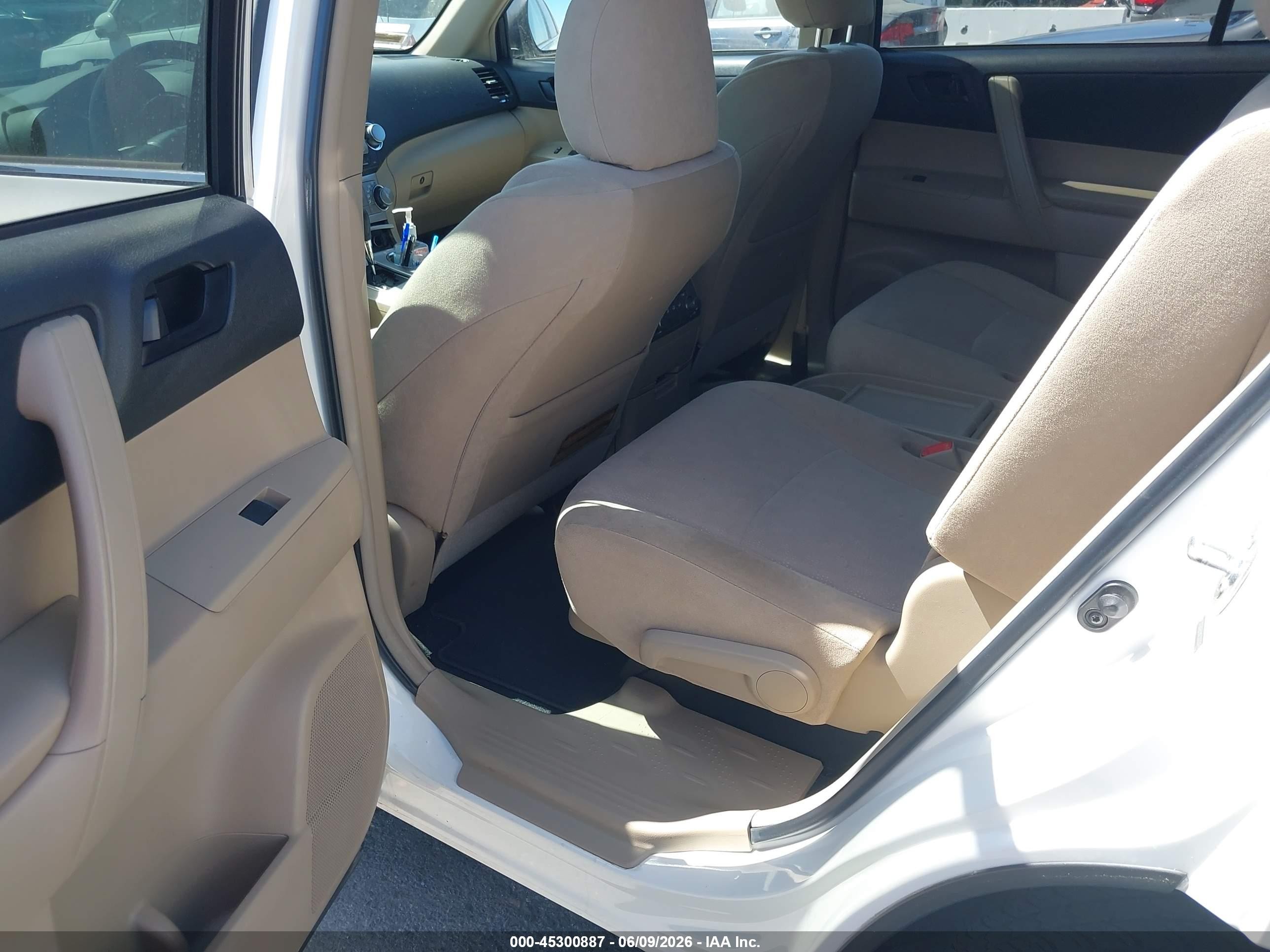 2012 Toyota Highlander Белый vin: 5TDZA3EHXCS022478