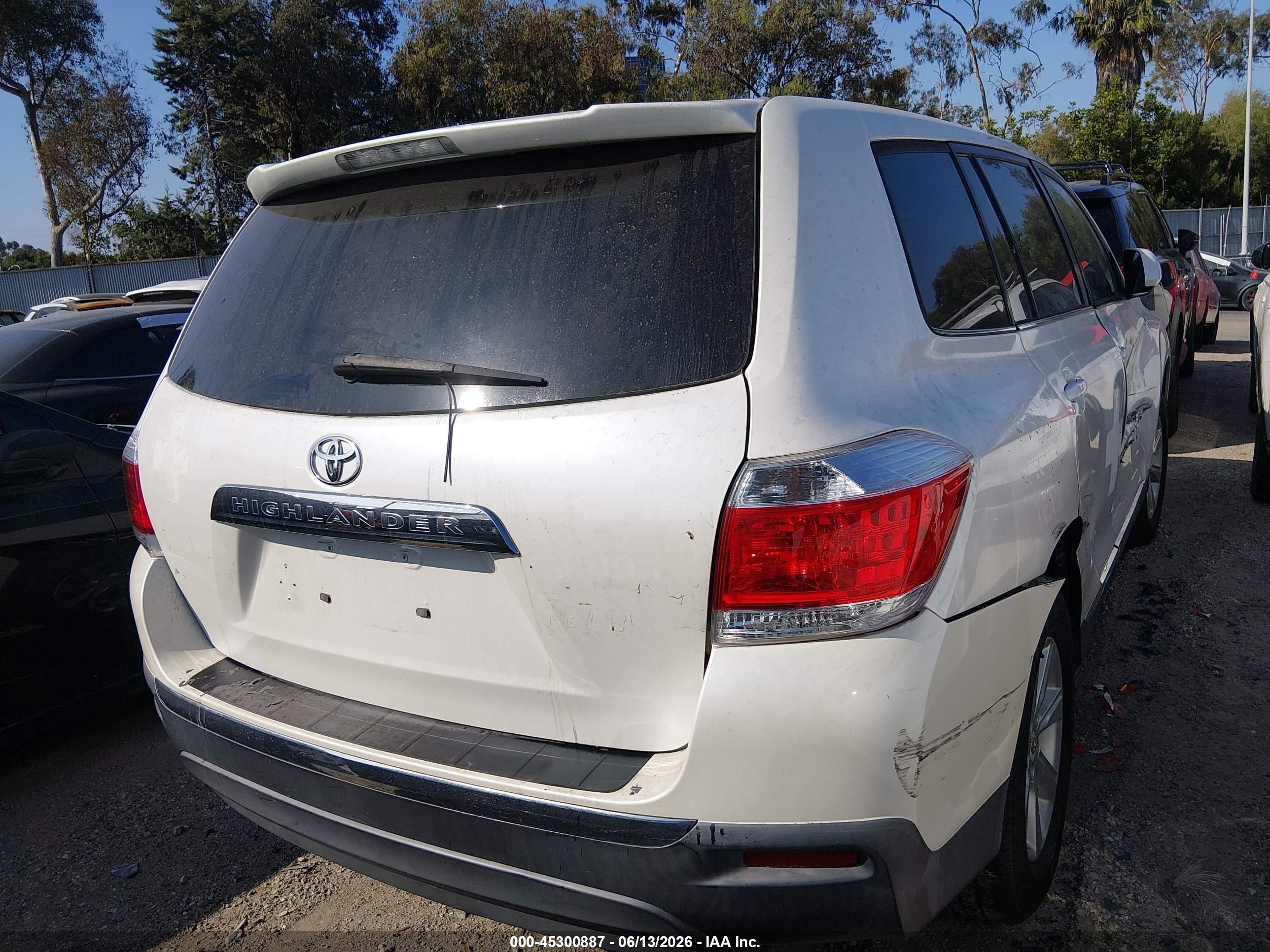 2012 Toyota Highlander Белый vin: 5TDZA3EHXCS022478