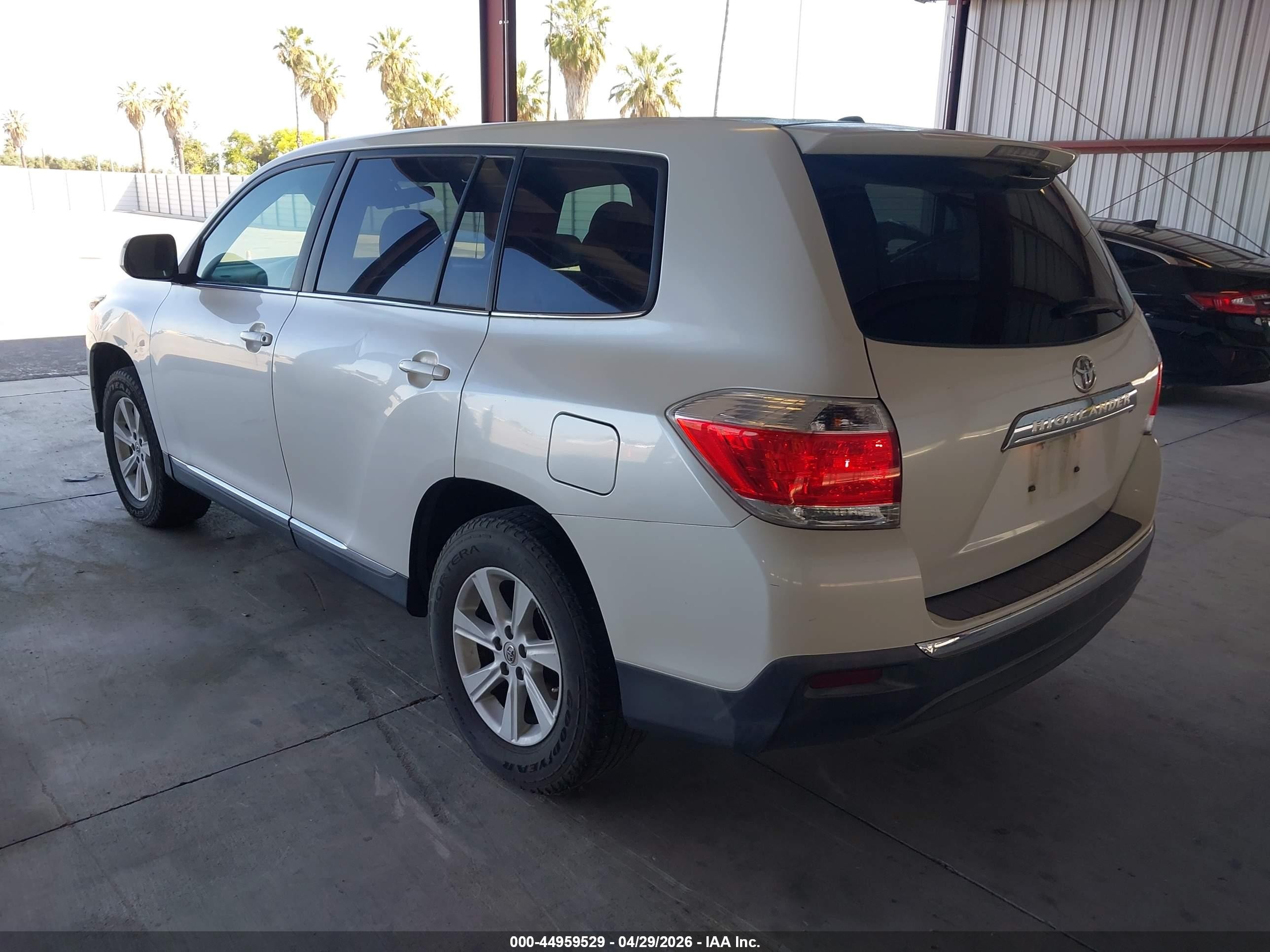 2012 Toyota Highlander   White vin: 5TDZA3EHXCS023176