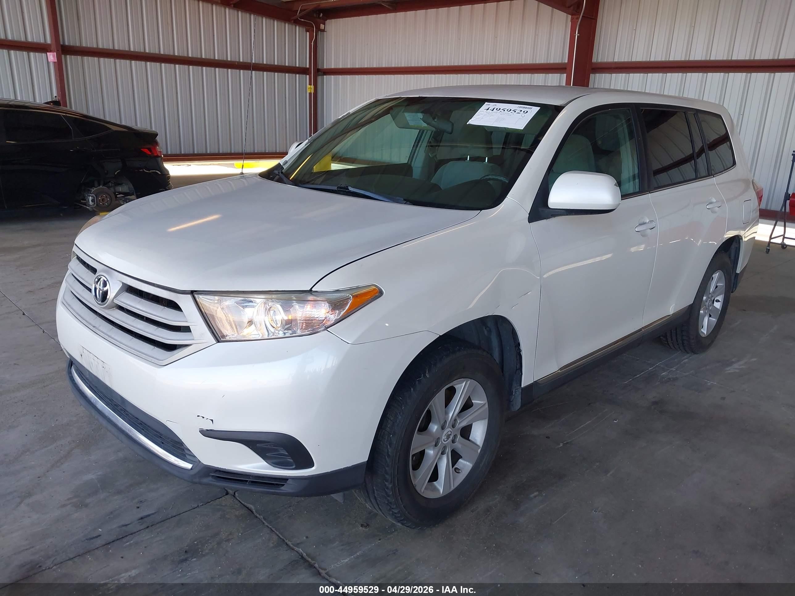 2012 Toyota Highlander   White vin: 5TDZA3EHXCS023176