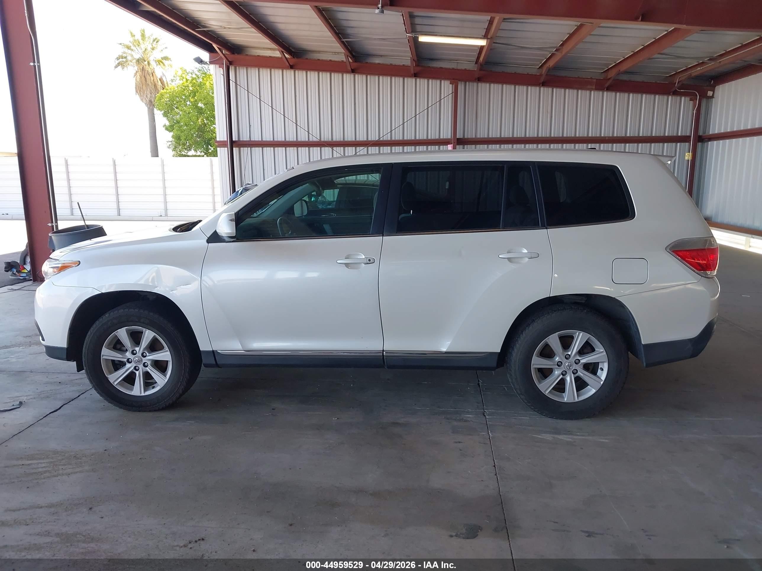 2012 Toyota Highlander   White vin: 5TDZA3EHXCS023176