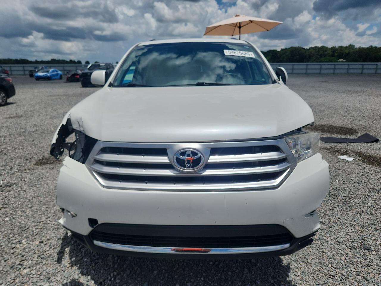 2013 Toyota Highlander Plus White vin: 5TDZA3EHXDS037757