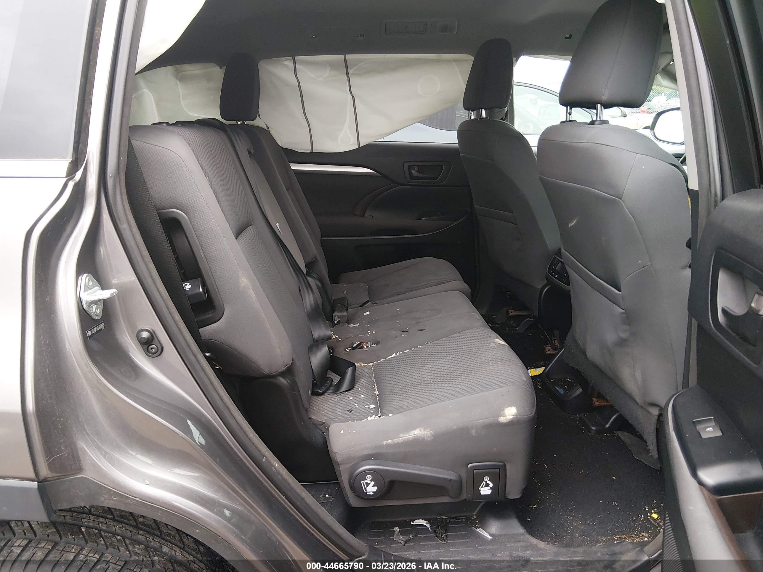 2014 Toyota Highlander Le Gray vin: 5TDZARFH0ES008609