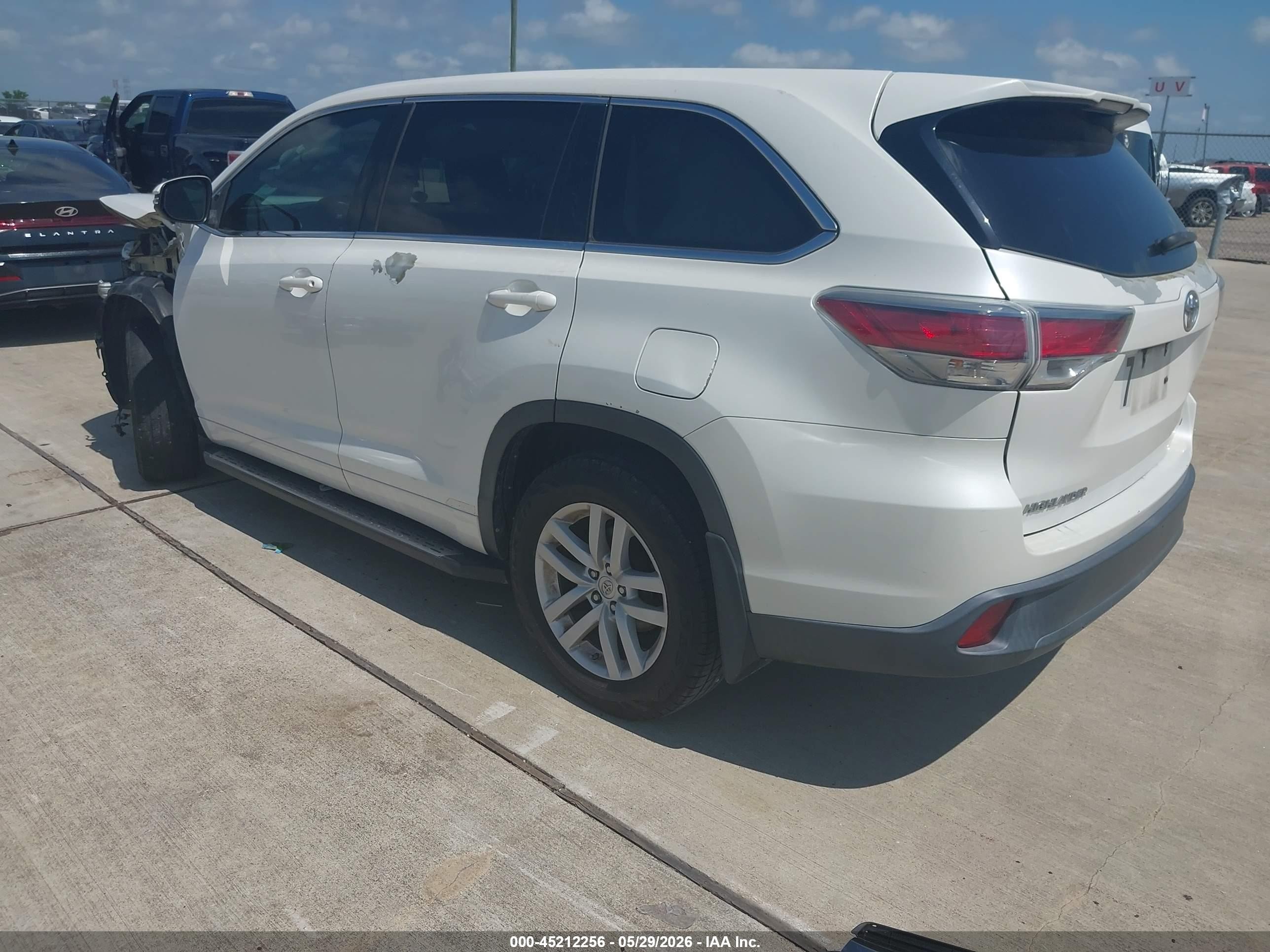 2015 Toyota Highlander Le White vin: 5TDZARFH0FS014394
