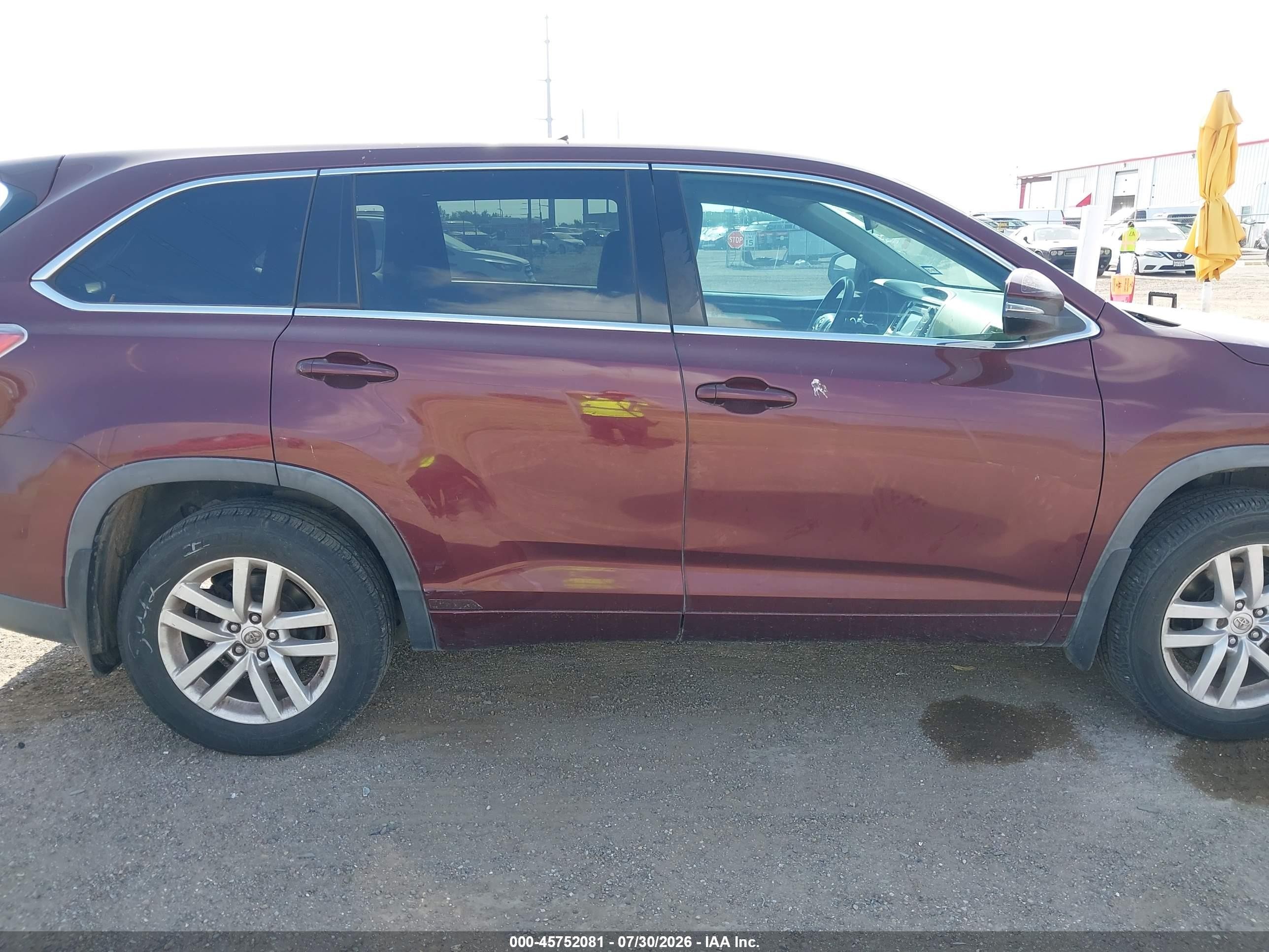2015 Toyota Highlander Le Maroon vin: 5TDZARFH0FS015478