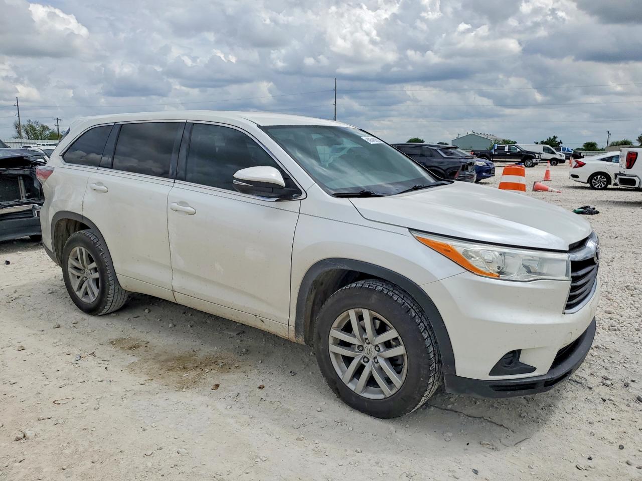 2014 Toyota Highlander Le Белый vin: 5TDZARFH1ES005010