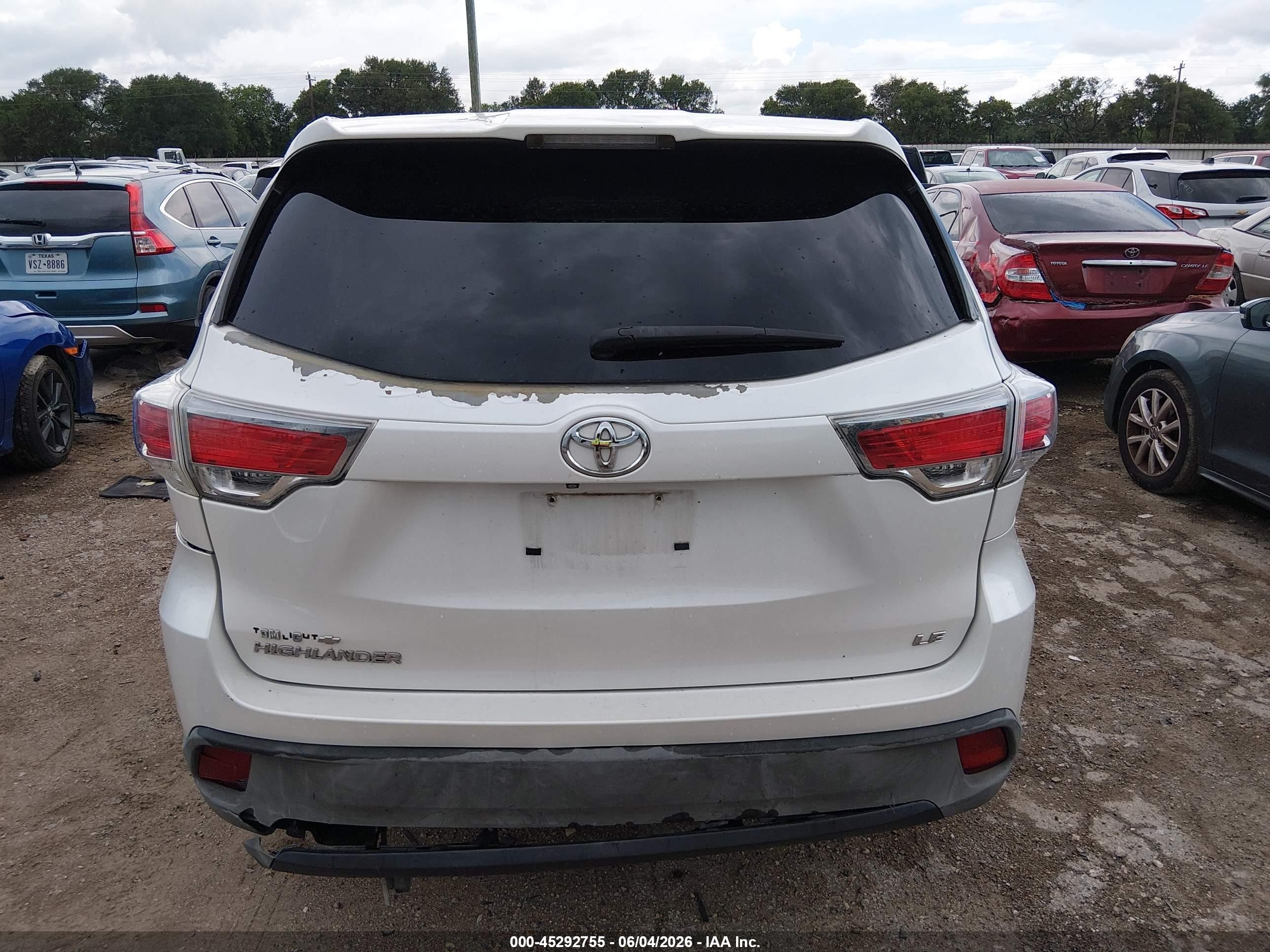 2015 Toyota Highlander Le White vin: 5TDZARFH1FS011925