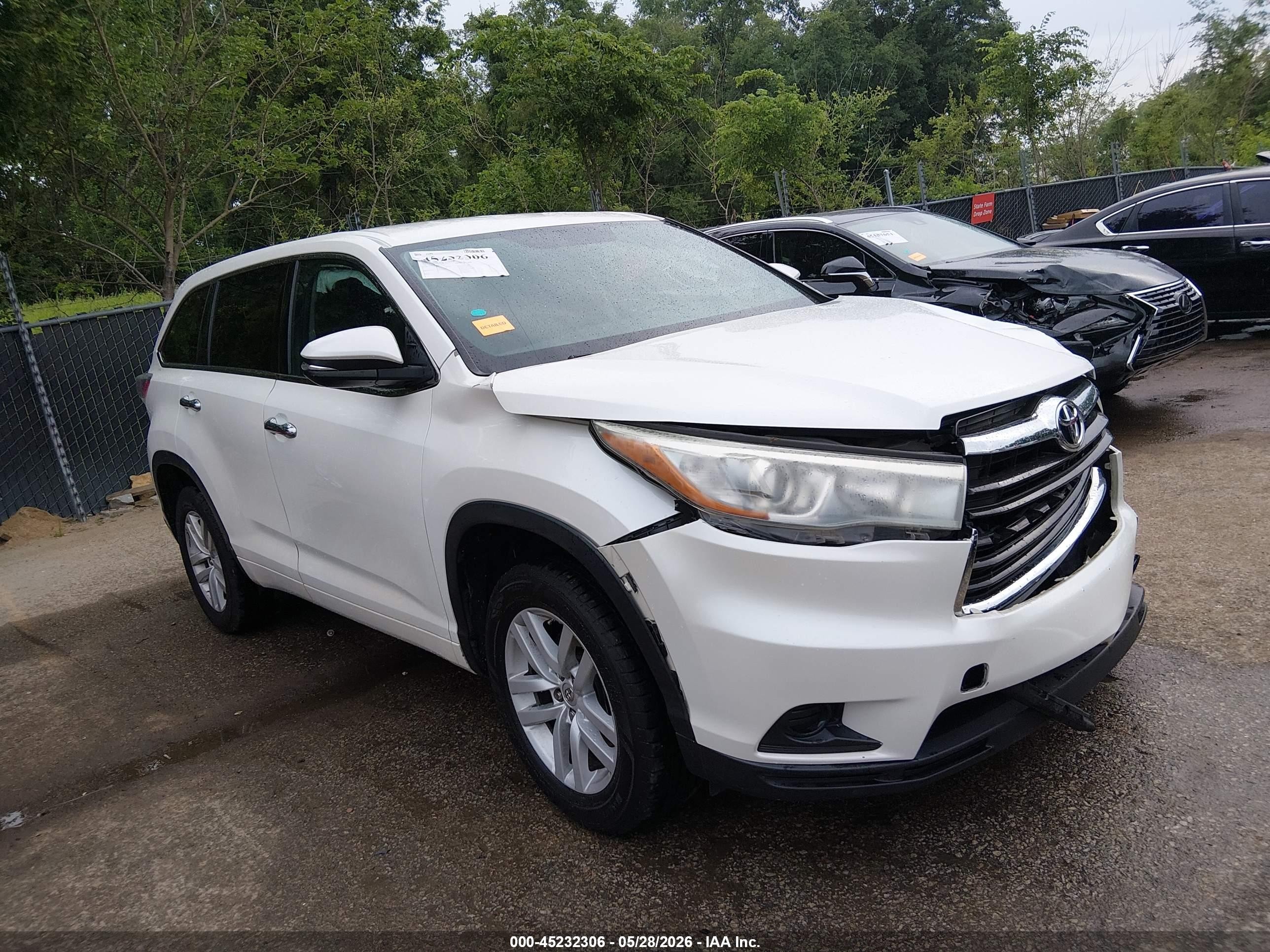 2015 Toyota Highlander Le White vin: 5TDZARFH1FS013478