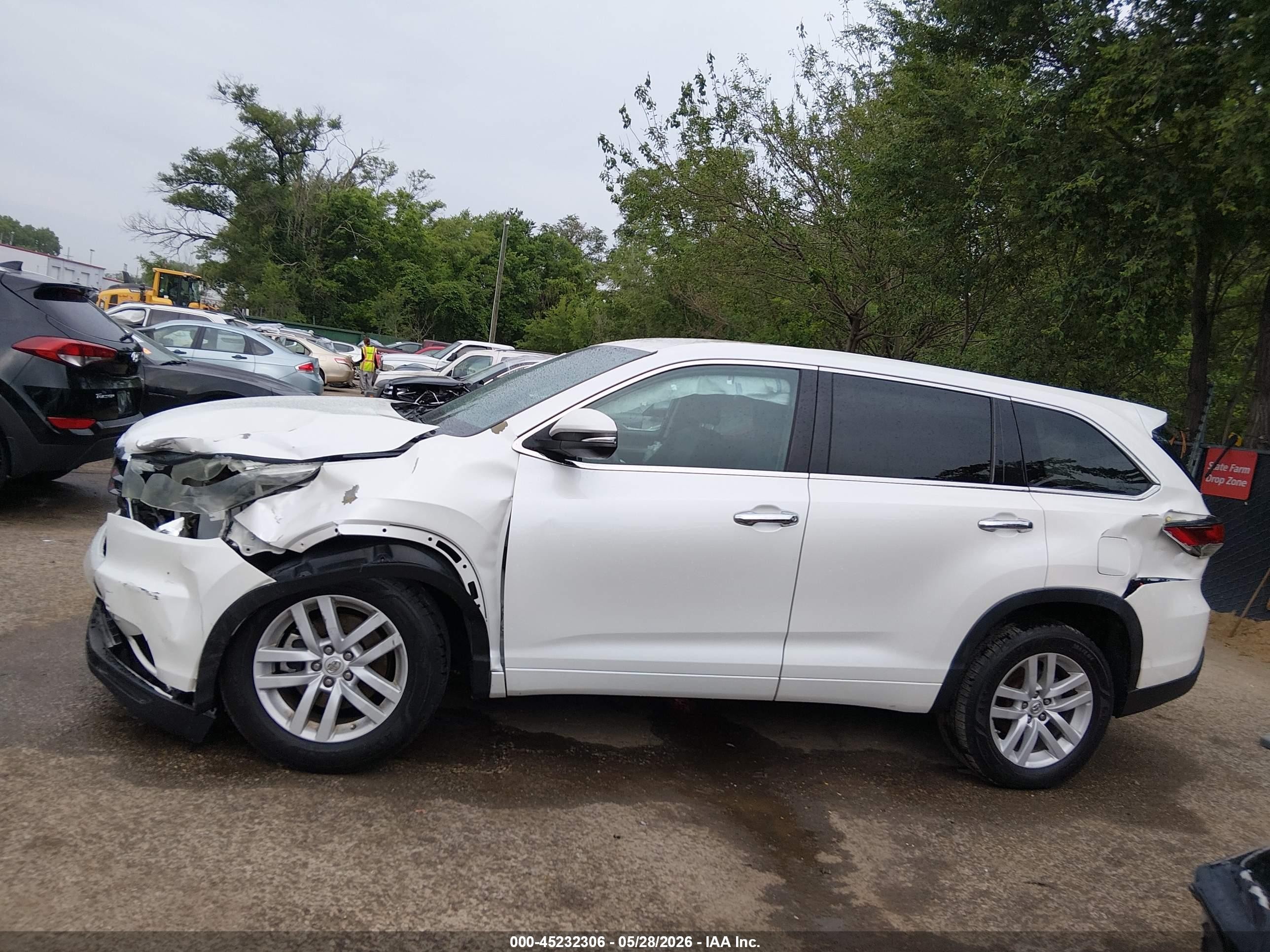 2015 Toyota Highlander Le White vin: 5TDZARFH1FS013478
