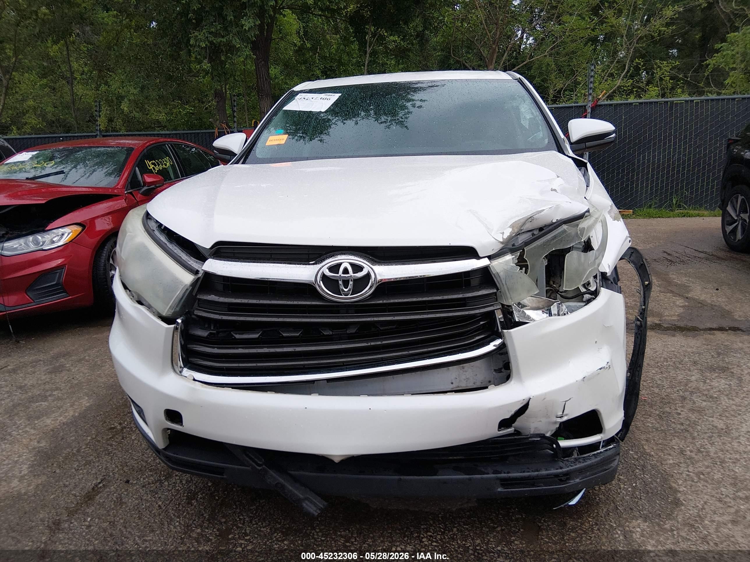 2015 Toyota Highlander Le White vin: 5TDZARFH1FS013478