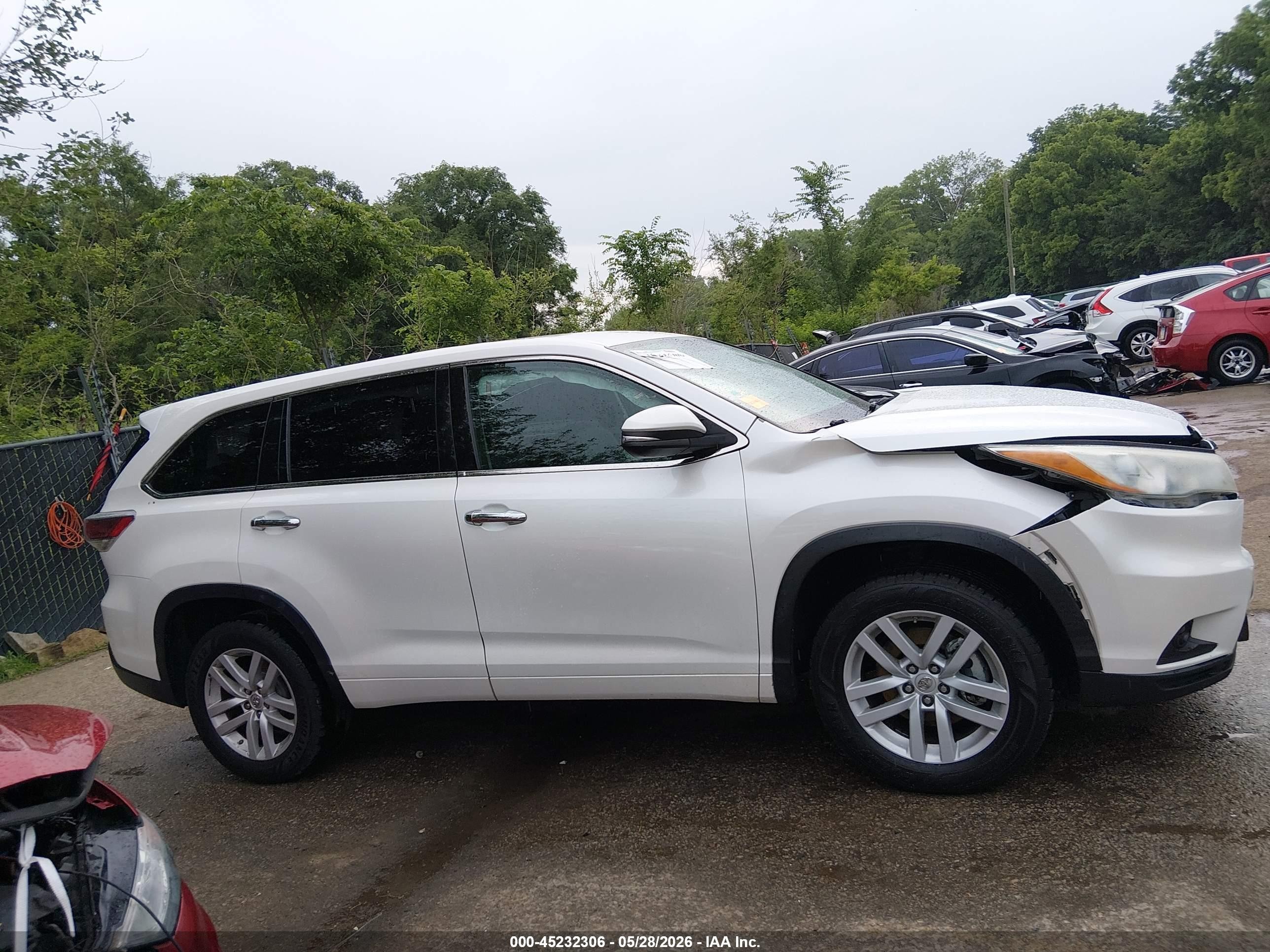 2015 Toyota Highlander Le White vin: 5TDZARFH1FS013478