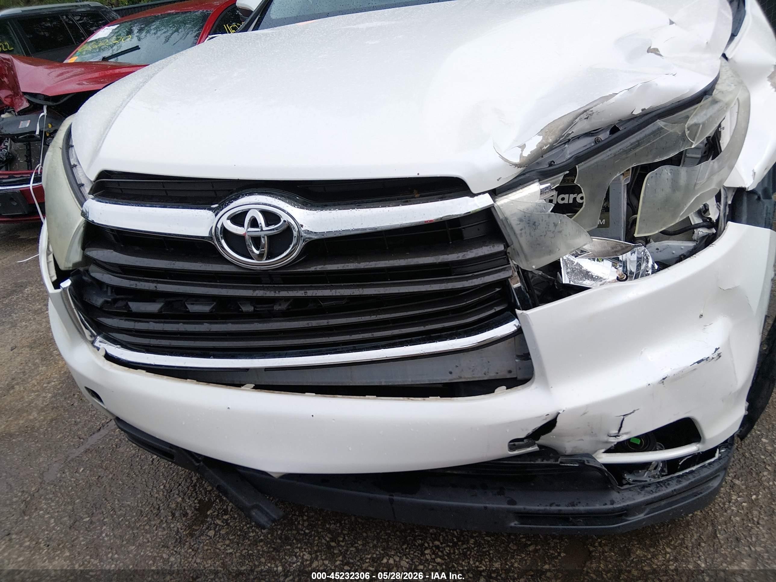2015 Toyota Highlander Le White vin: 5TDZARFH1FS013478