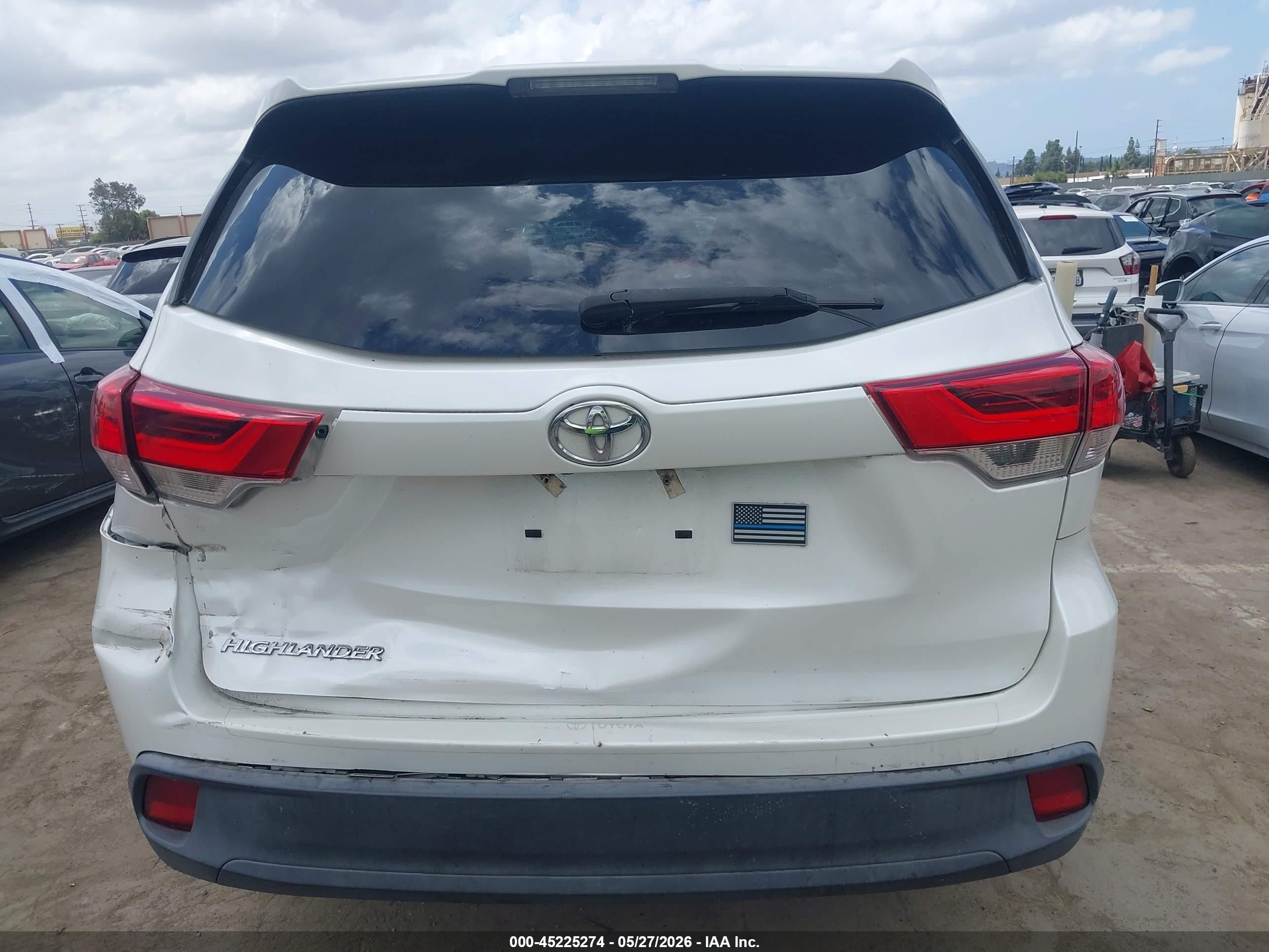 2018 Toyota Highlander Le Белый vin: 5TDZARFH1JS039281