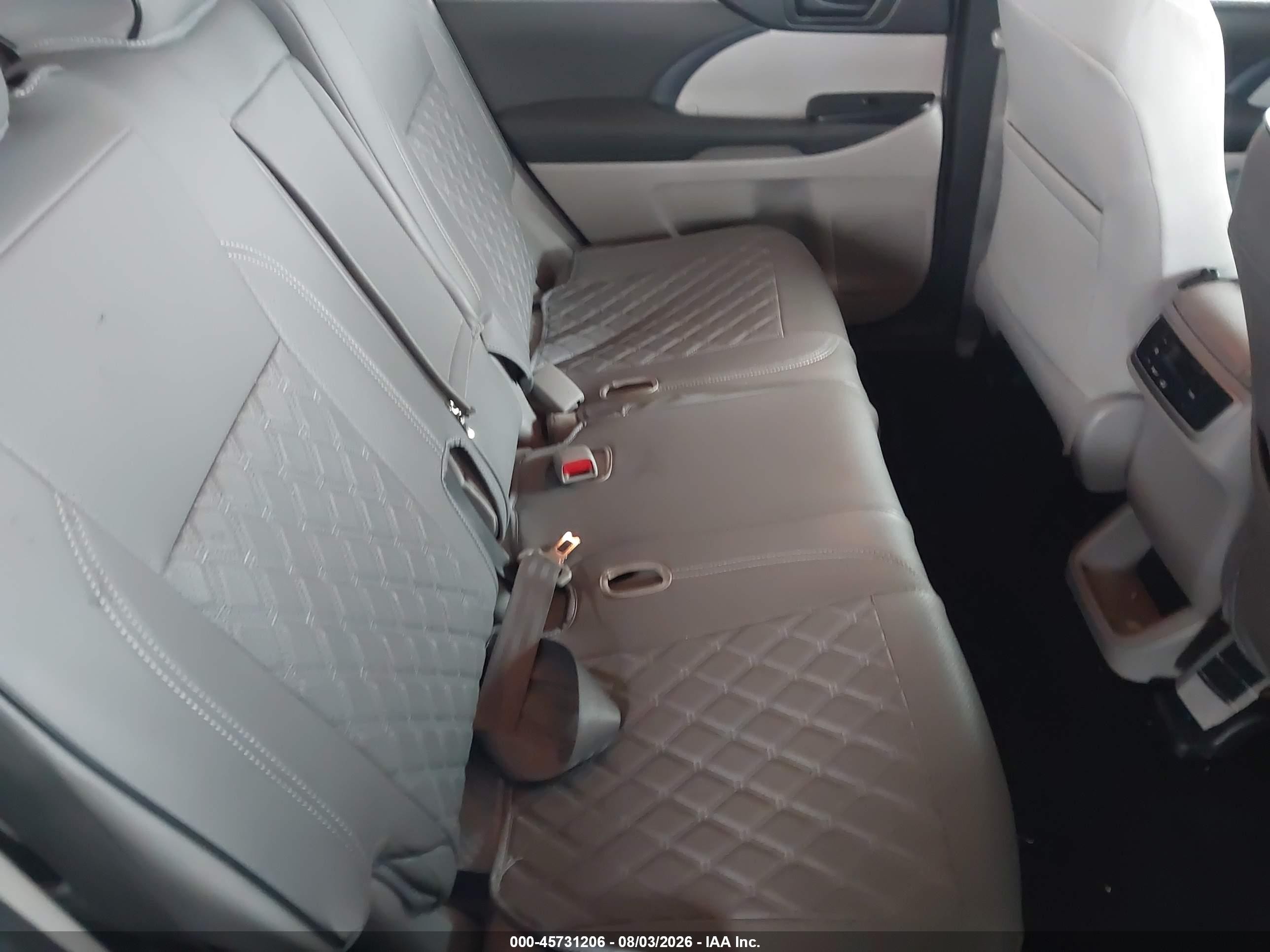 2015 Toyota Highlander Le Белый vin: 5TDZARFH2FS009505