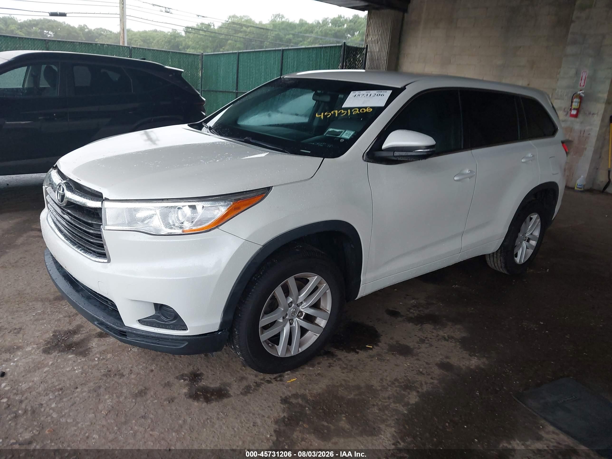 2015 Toyota Highlander Le Белый vin: 5TDZARFH2FS009505