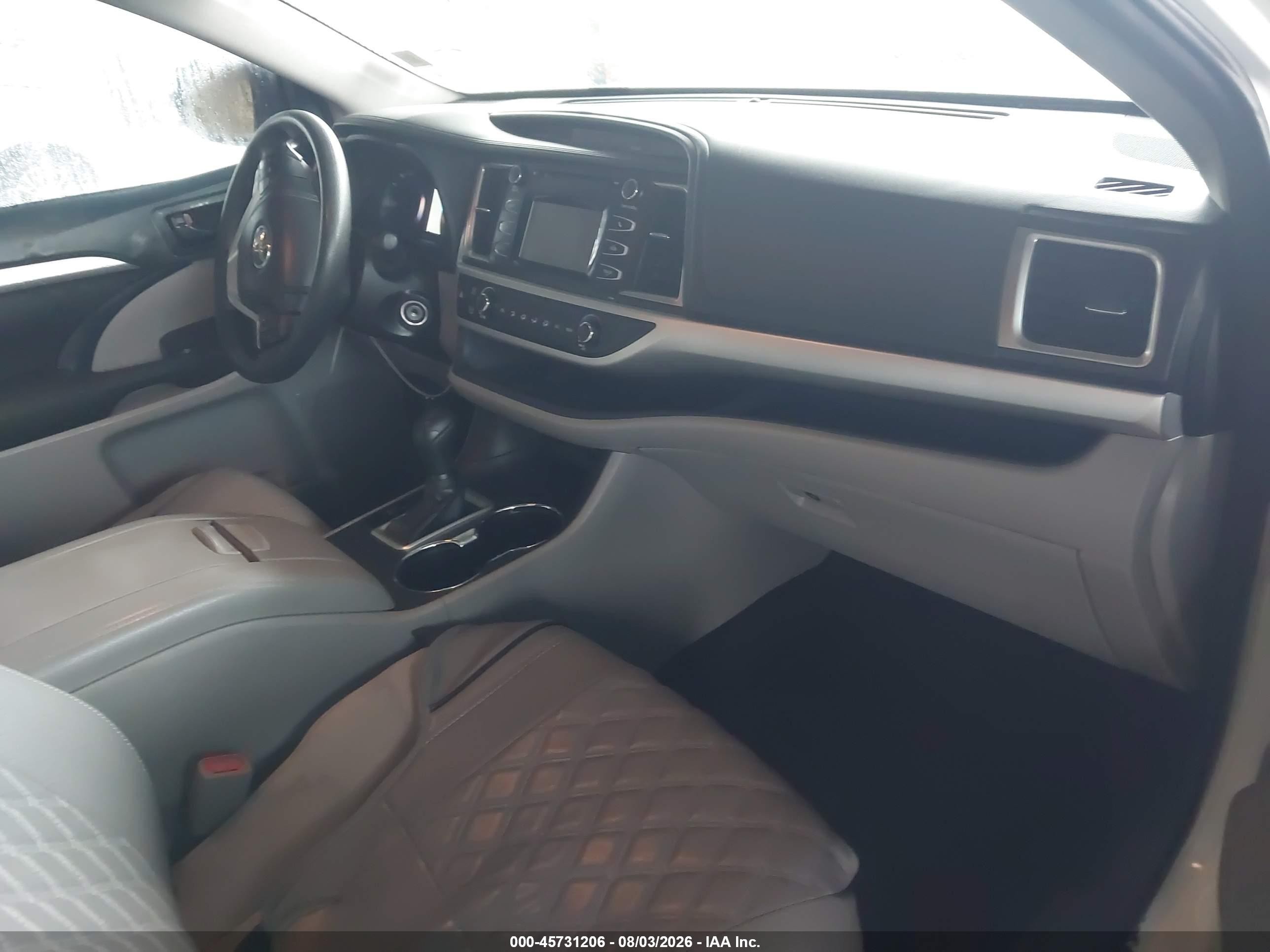2015 Toyota Highlander Le Белый vin: 5TDZARFH2FS009505