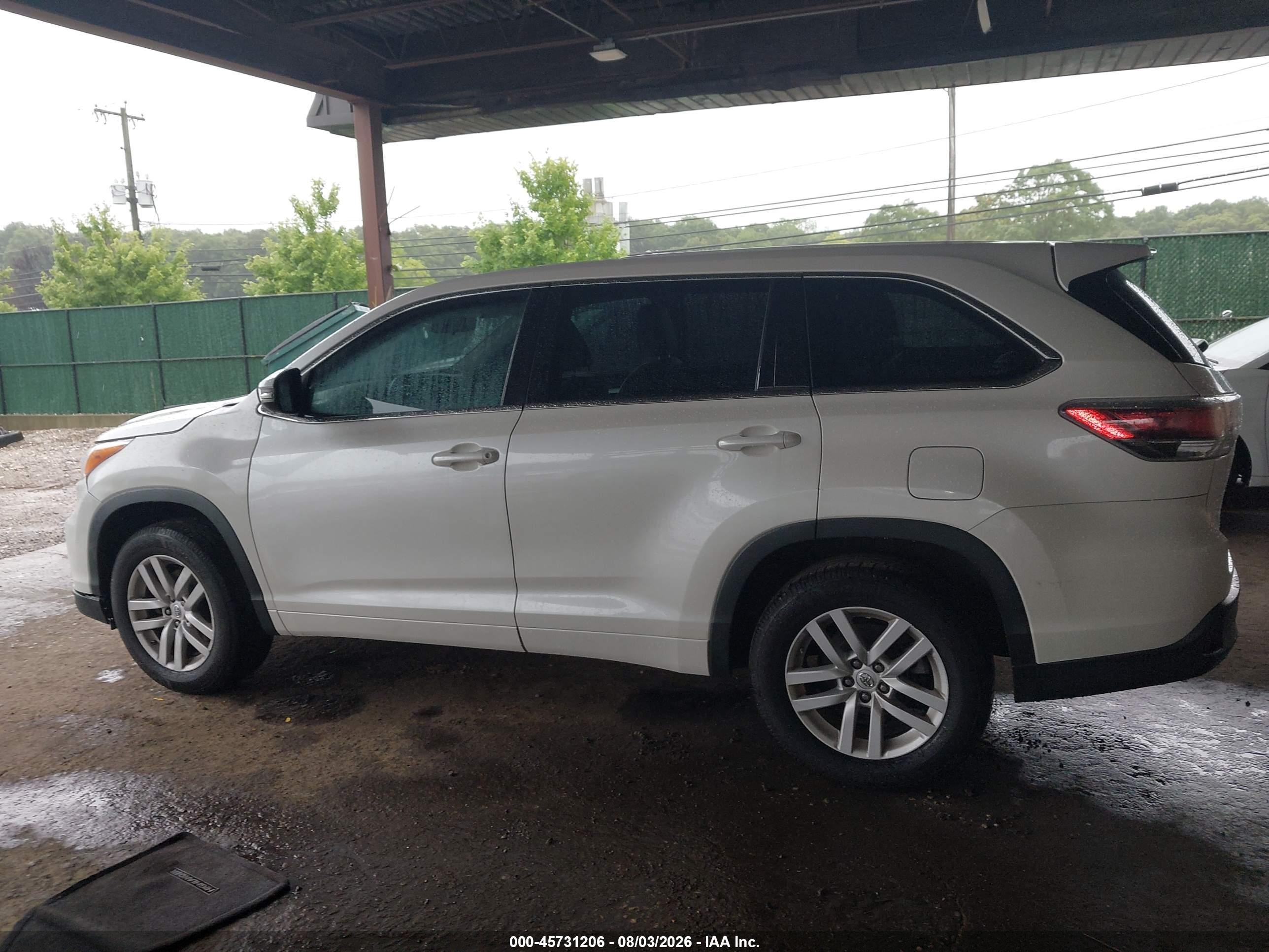 2015 Toyota Highlander Le Белый vin: 5TDZARFH2FS009505
