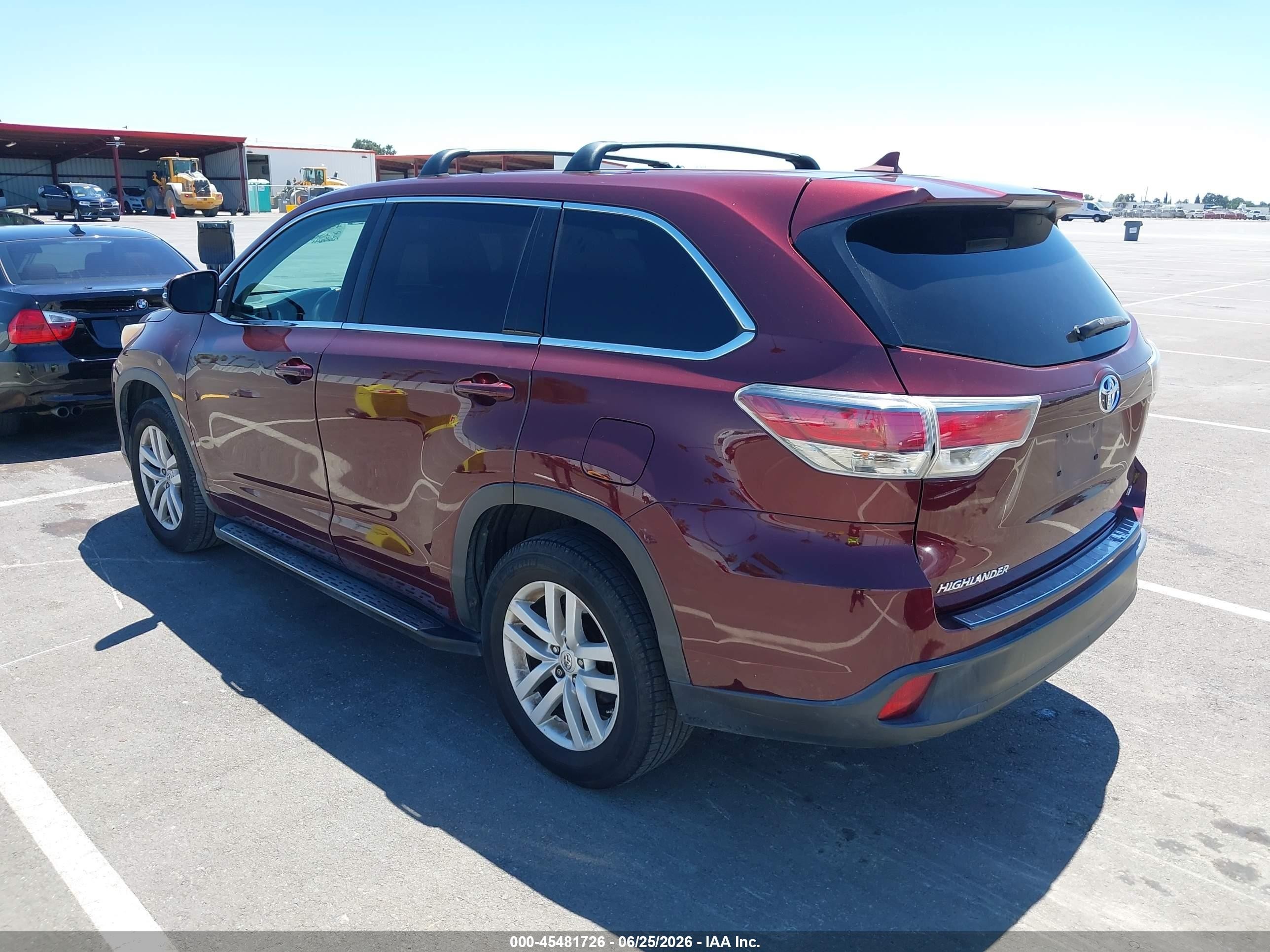 2015 Toyota Highlander Le Maroon vin: 5TDZARFH2FS016079