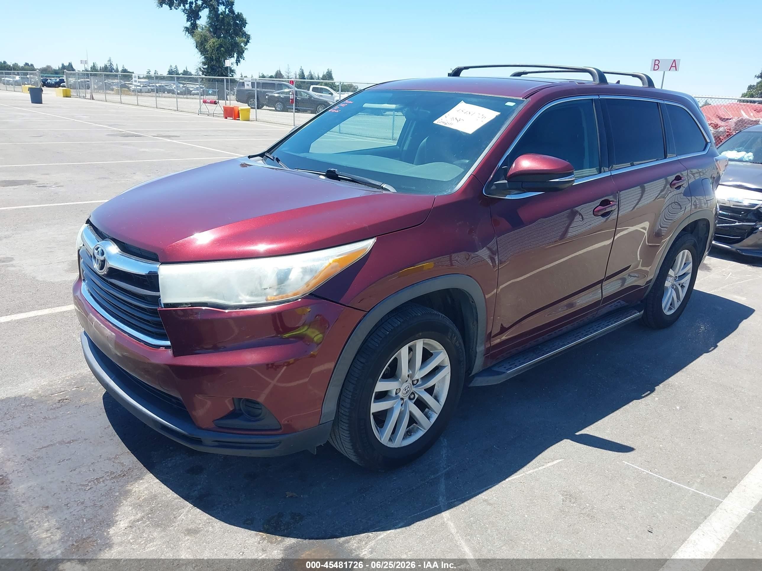 2015 Toyota Highlander Le Maroon vin: 5TDZARFH2FS016079